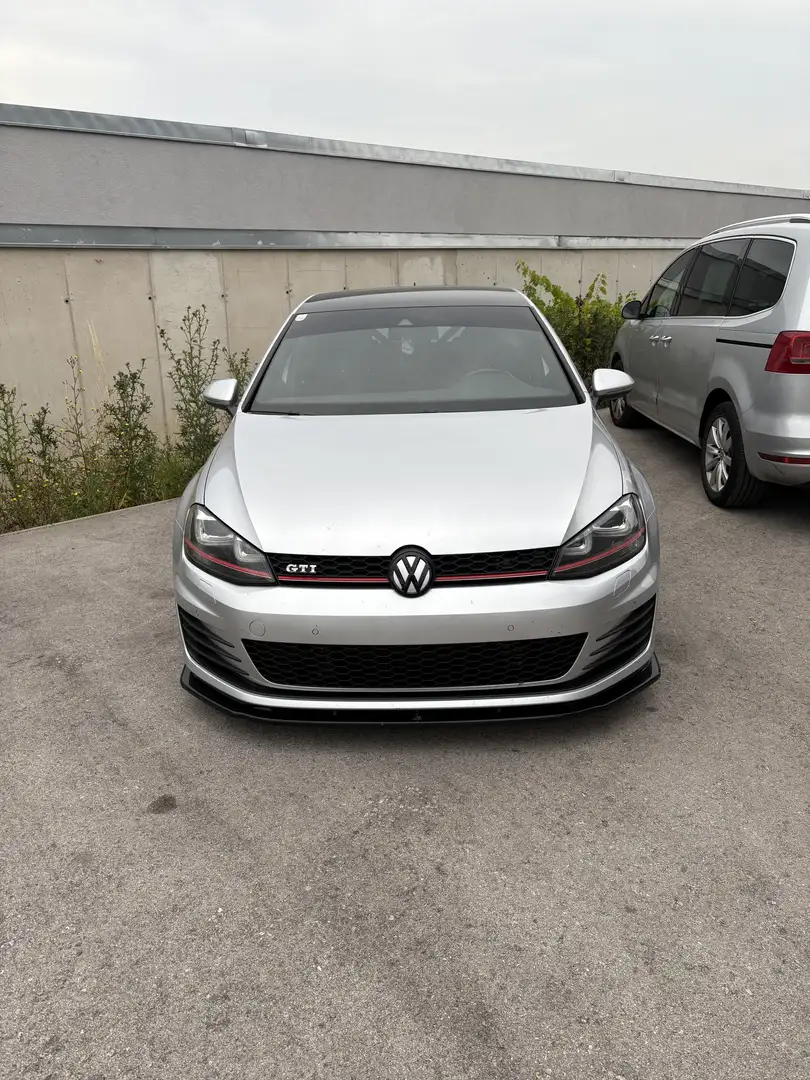 Volkswagen Golf GTI 2,0 TSI DSG - 1