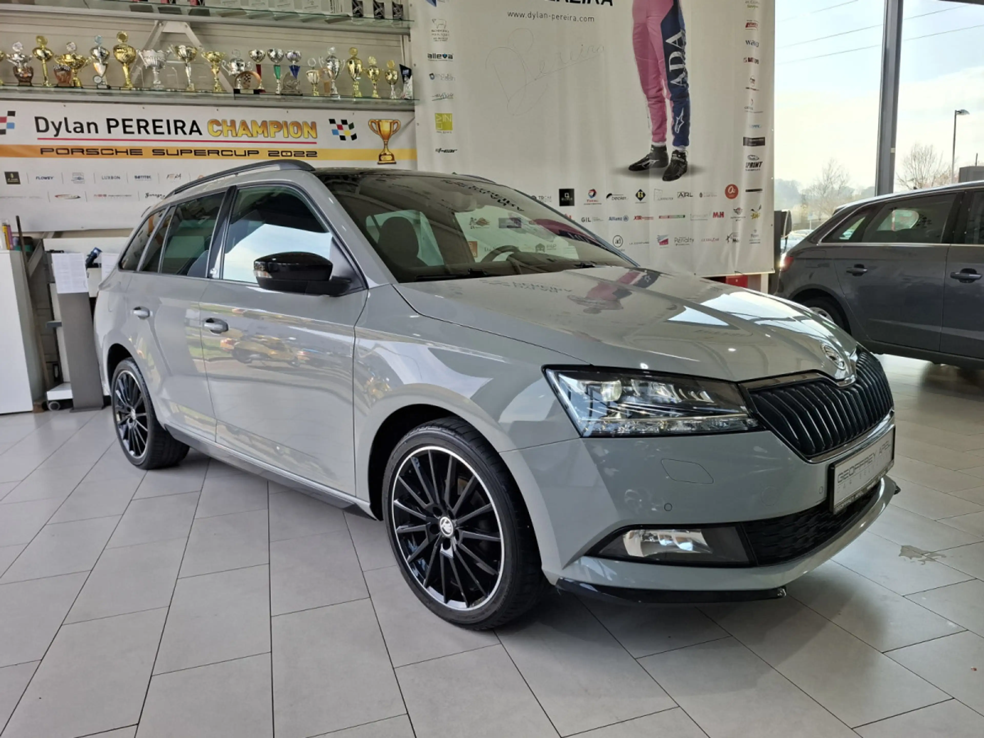 Skoda Fabia 1.0 TSI MONTE CARLO, LED, CAMERA, PANORAMIQUE, AL — photo 4