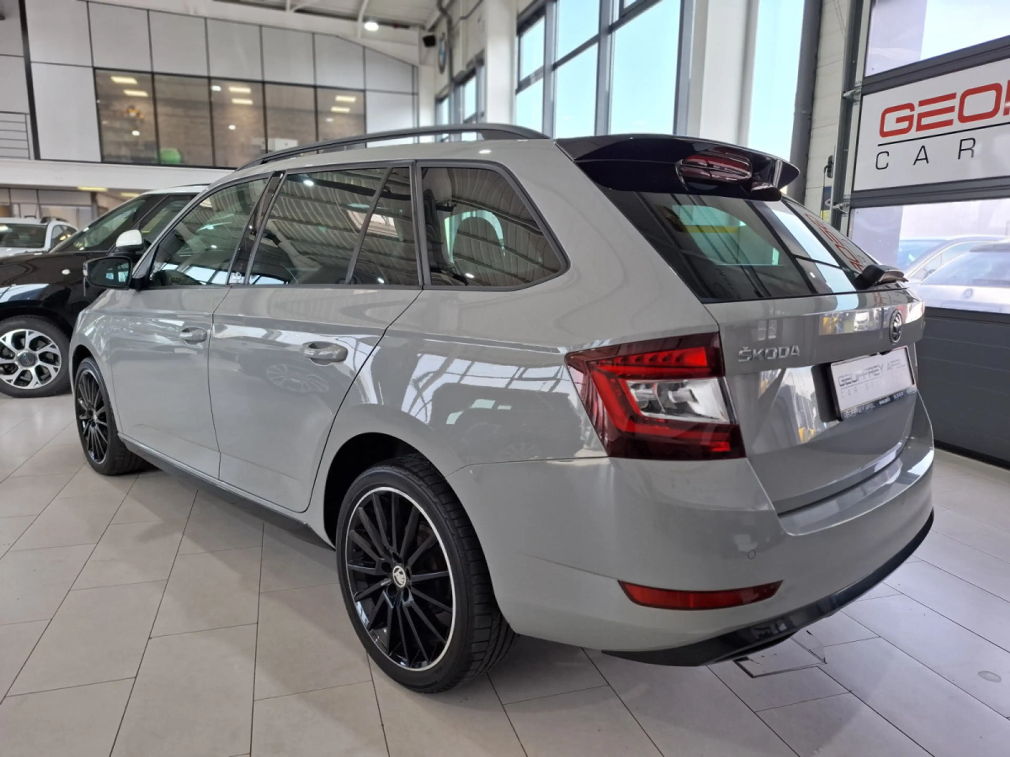 Skoda Fabia 1.0 TSI MONTE CARLO, LED, CAMERA, PANORAMIQUE, AL — photo 2