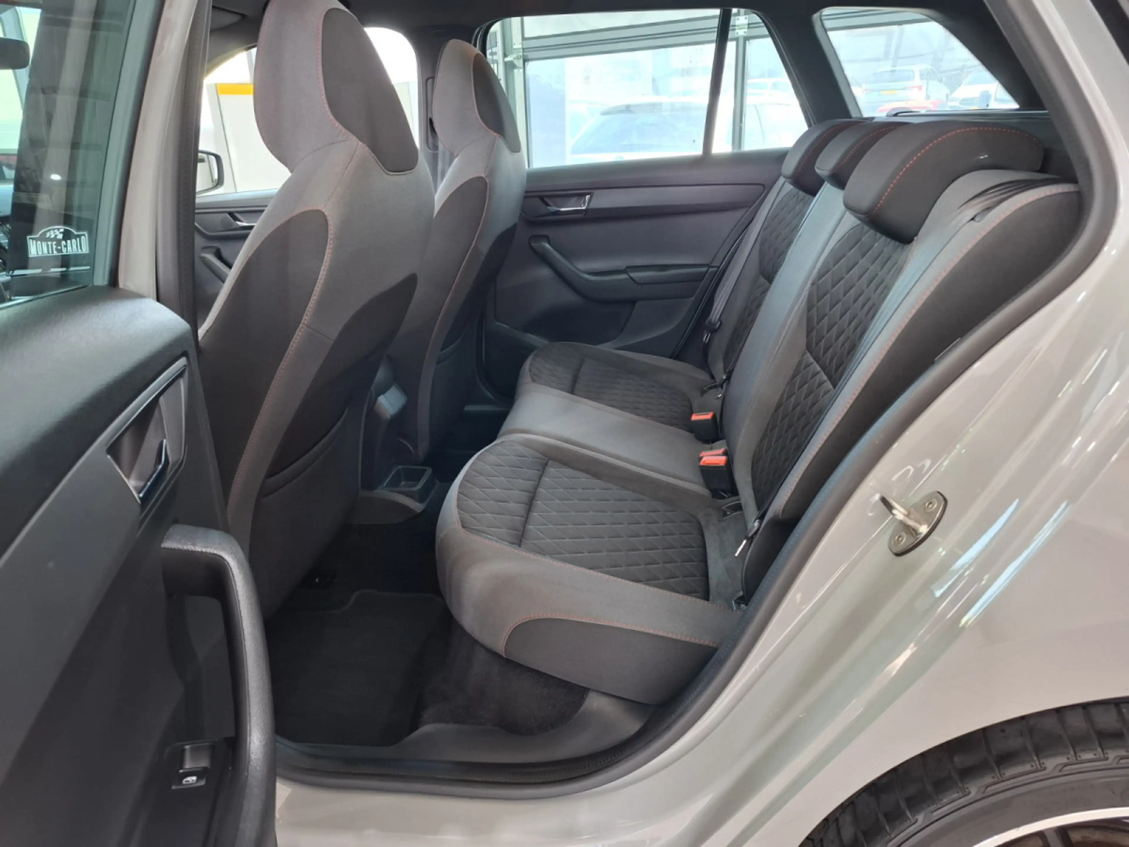 Skoda Fabia 1.0 TSI MONTE CARLO, LED, CAMERA, PANORAMIQUE, AL — photo 11