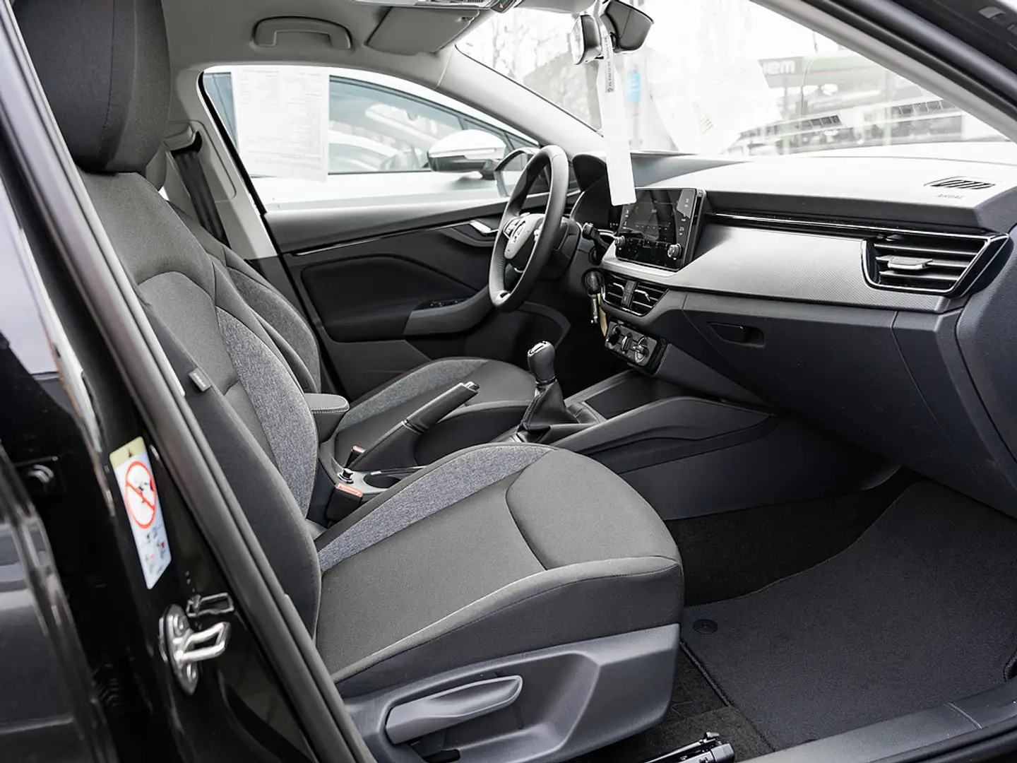 Skoda Scala Essence 1.0 TSI KLIMA PDC SHZ LED Schwarz - 2