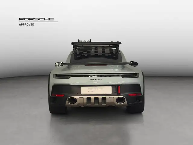Porsche 911 view 4