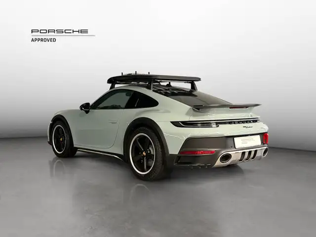 Porsche 911 view 3