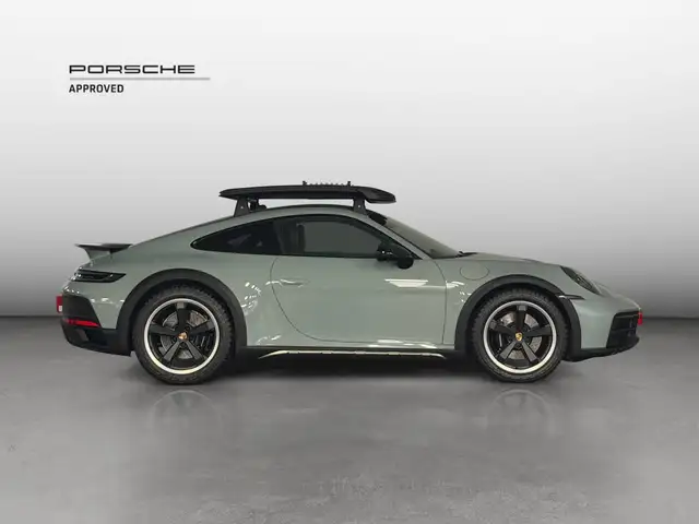 Porsche 911 view 6