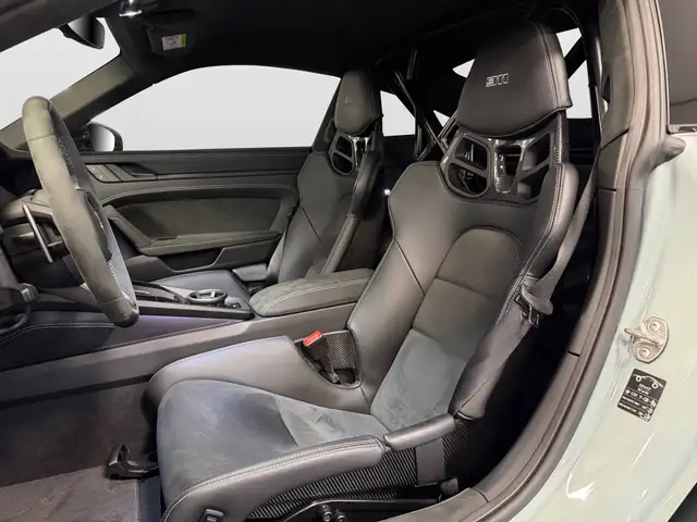 Porsche 911 view 13