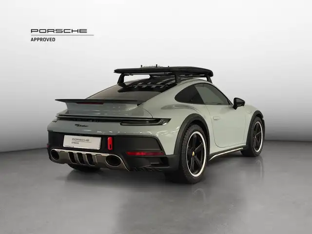 Porsche 911 view 5