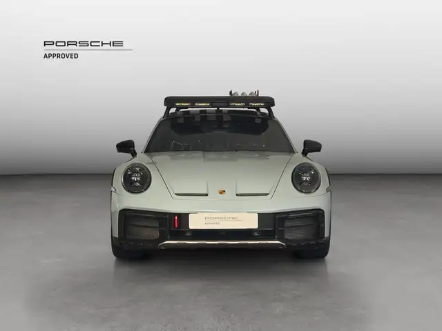 Porsche 911 view 8
