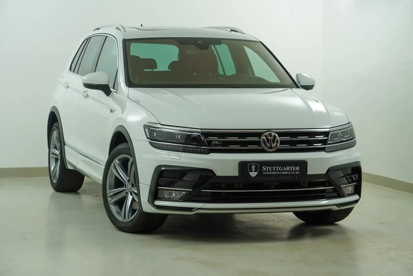 Volkswagen Tiguan Highline 4M R-Line Pano ACC AHK Kamera Wit - 1