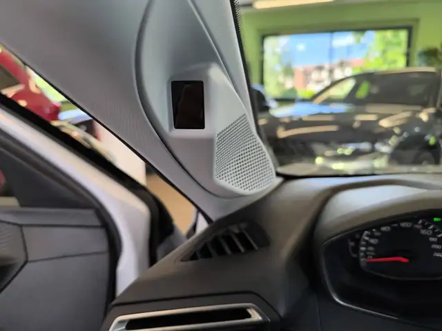 Peugeot 208 view 23