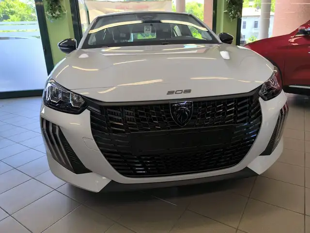 Peugeot 208 view 3