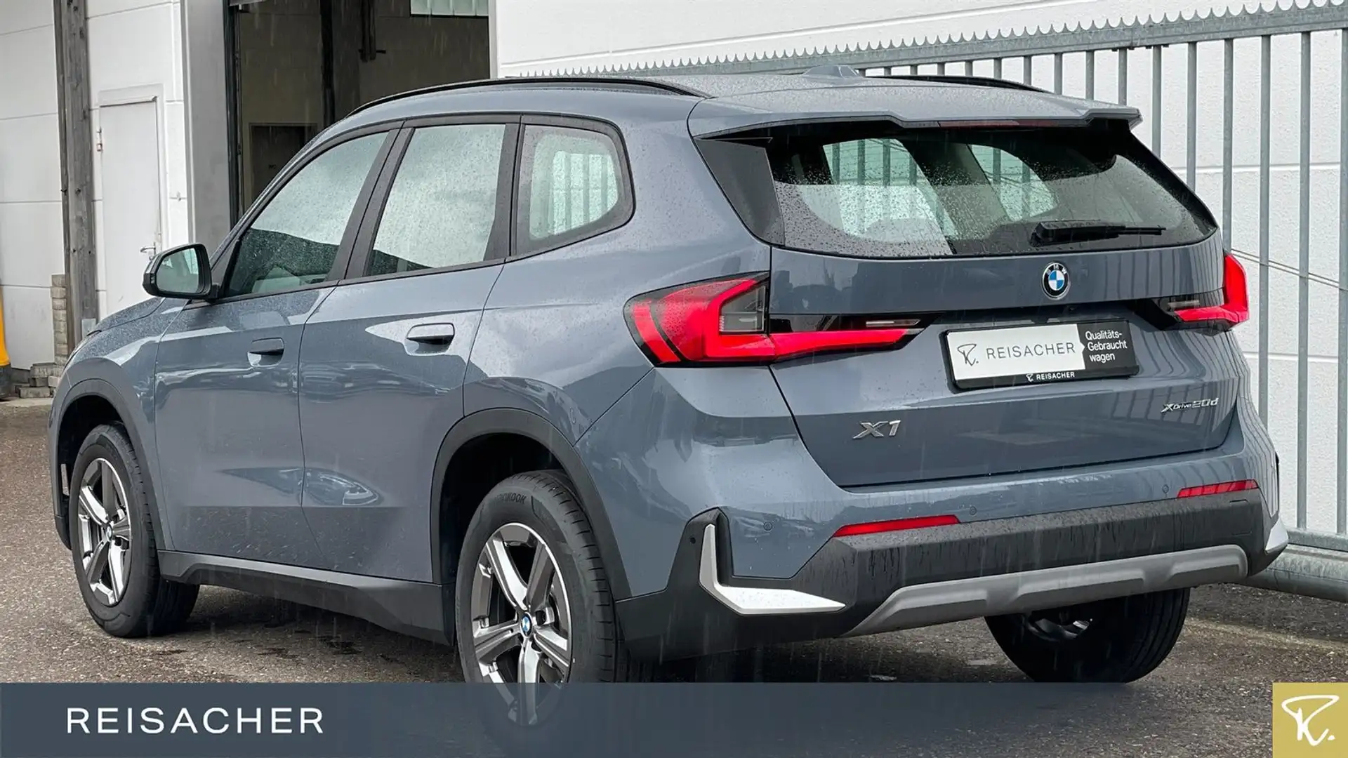 BMW X1 xDrive 20d adLED ParkAss Komfortzug 17"LM Grijs - 2