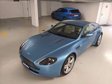 V8 Vantage Roadster