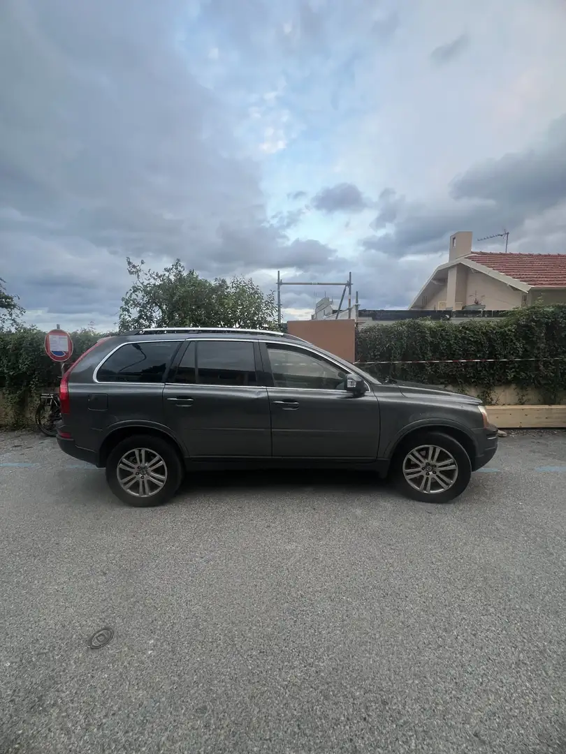 Volvo XC90 D5 AWD 185 Summum 7pl Geartronic A - 2