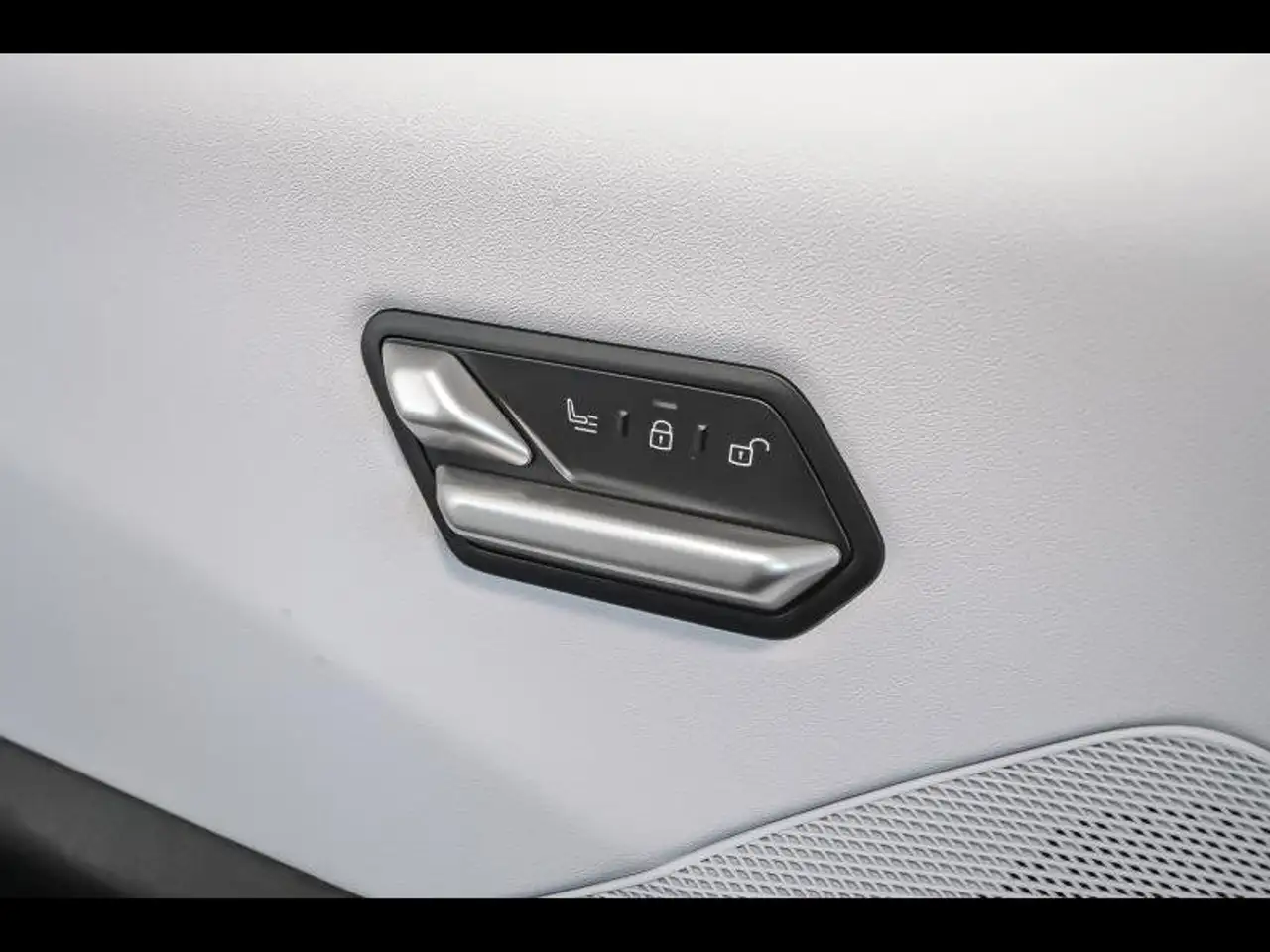 BMW iX3 50 xDrive M Sport TH Pano H&K Head-Up, миниатюра 16