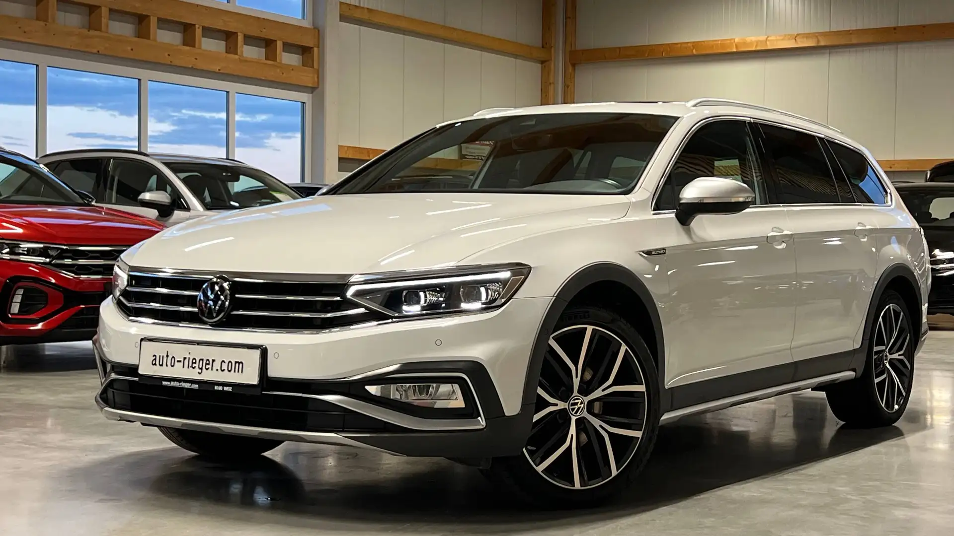 Volkswagen Passat Alltrack 4Motion TDI PANO, AHK, LED Weiß - 2