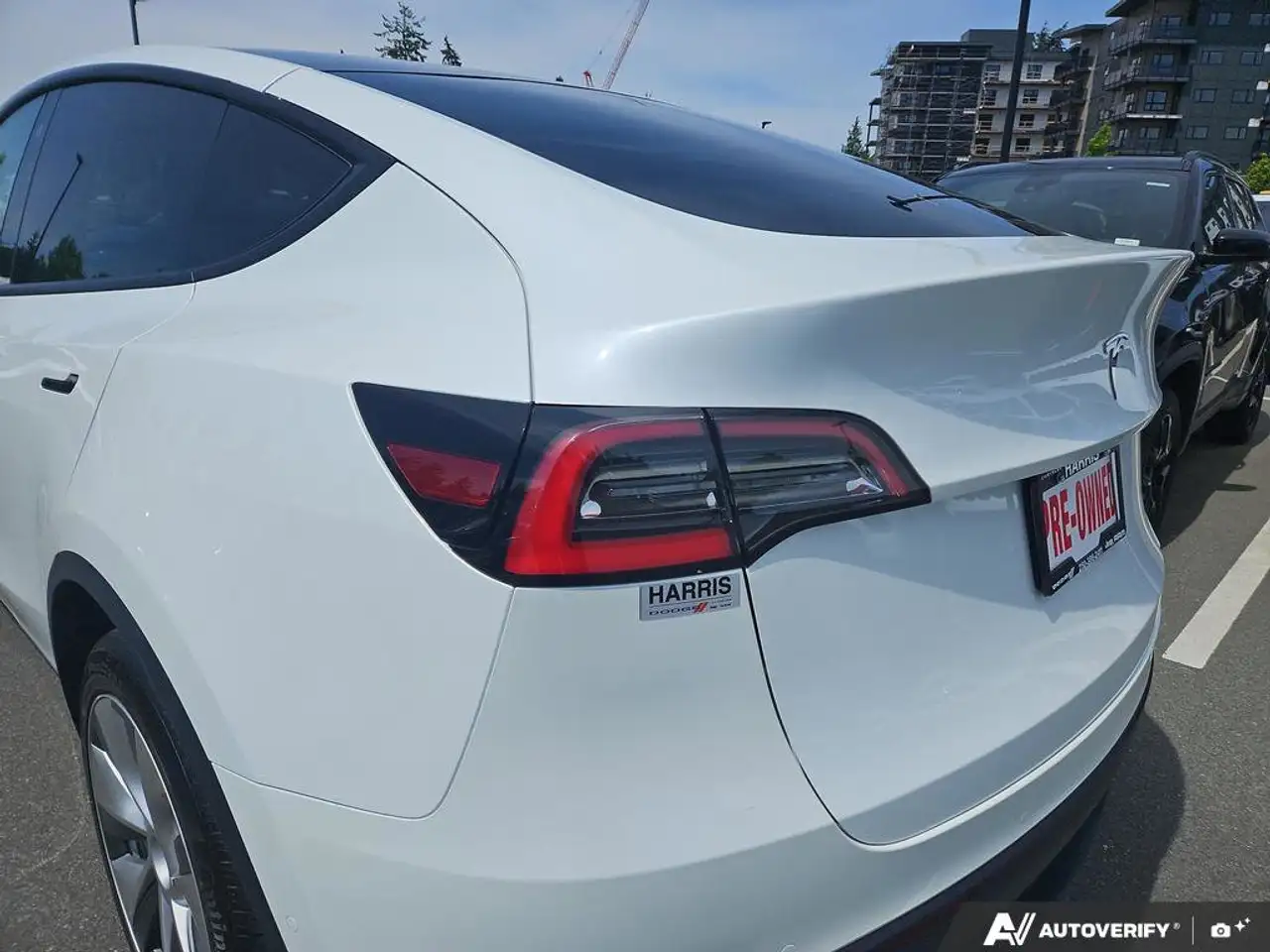 Tesla Model Y снимка Tesla Model Y