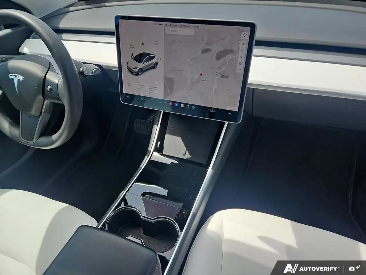 Tesla Model Y снимка Tesla Model Y