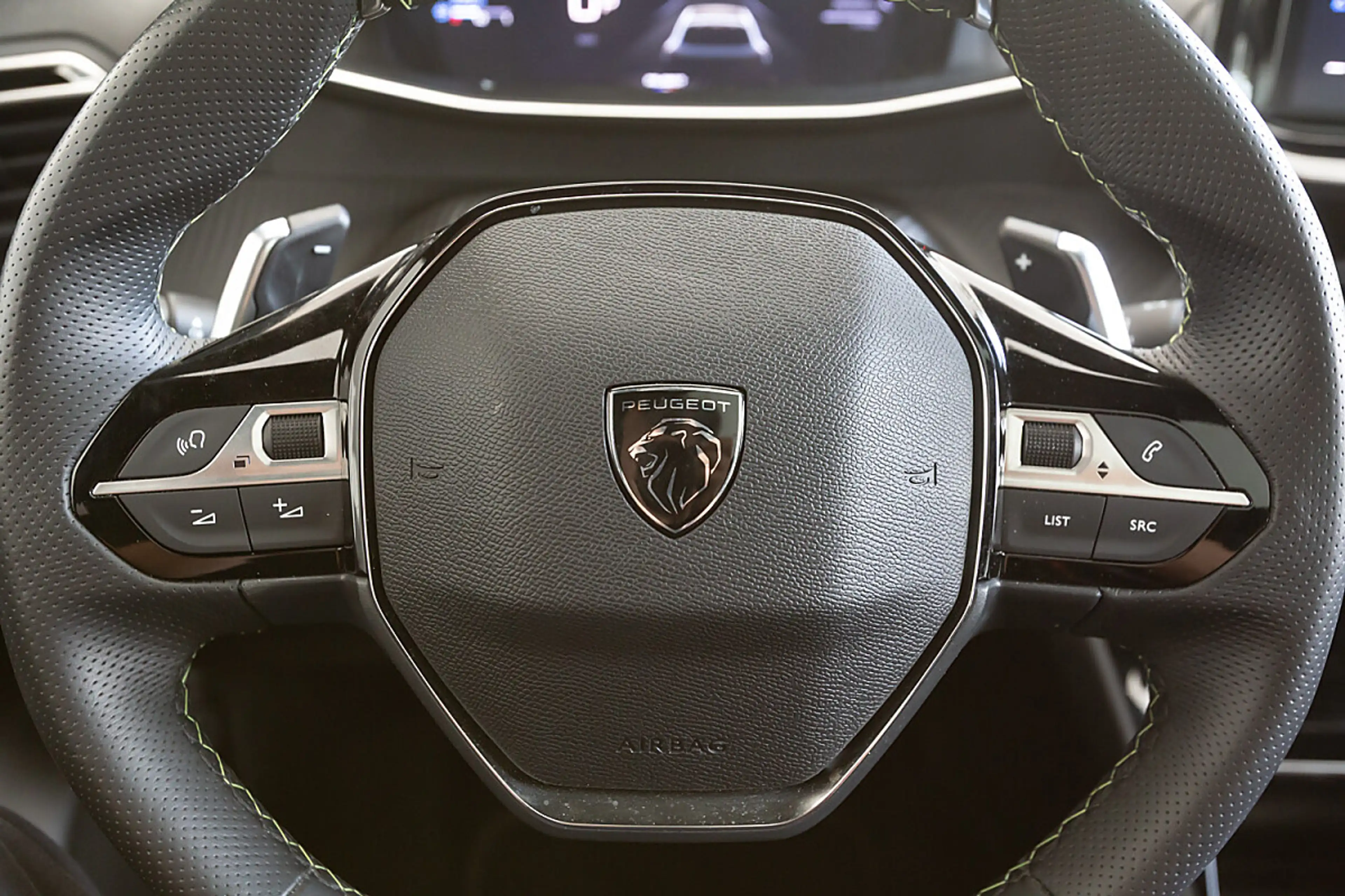 Peugeot 208 Hybrid 110 e-DCS6 GT — photo 13
