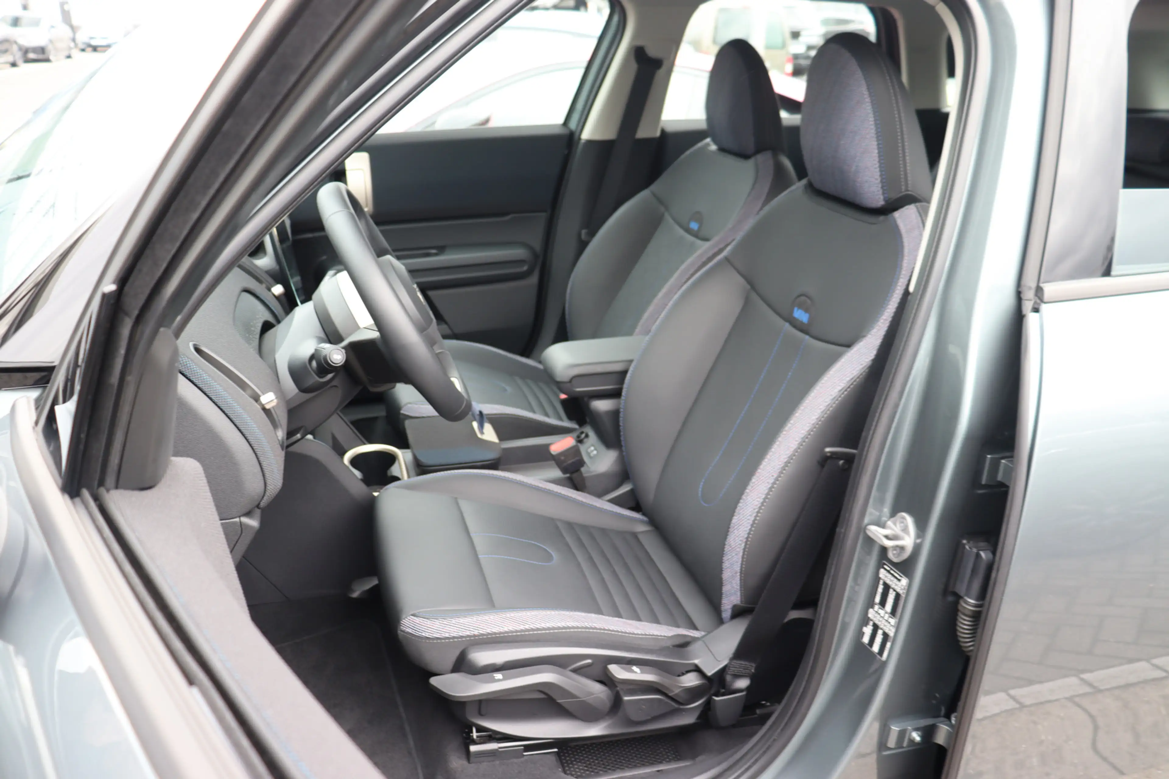 MINI Countryman C Automaat / Classic / Pakket XS / 18" — photo 4