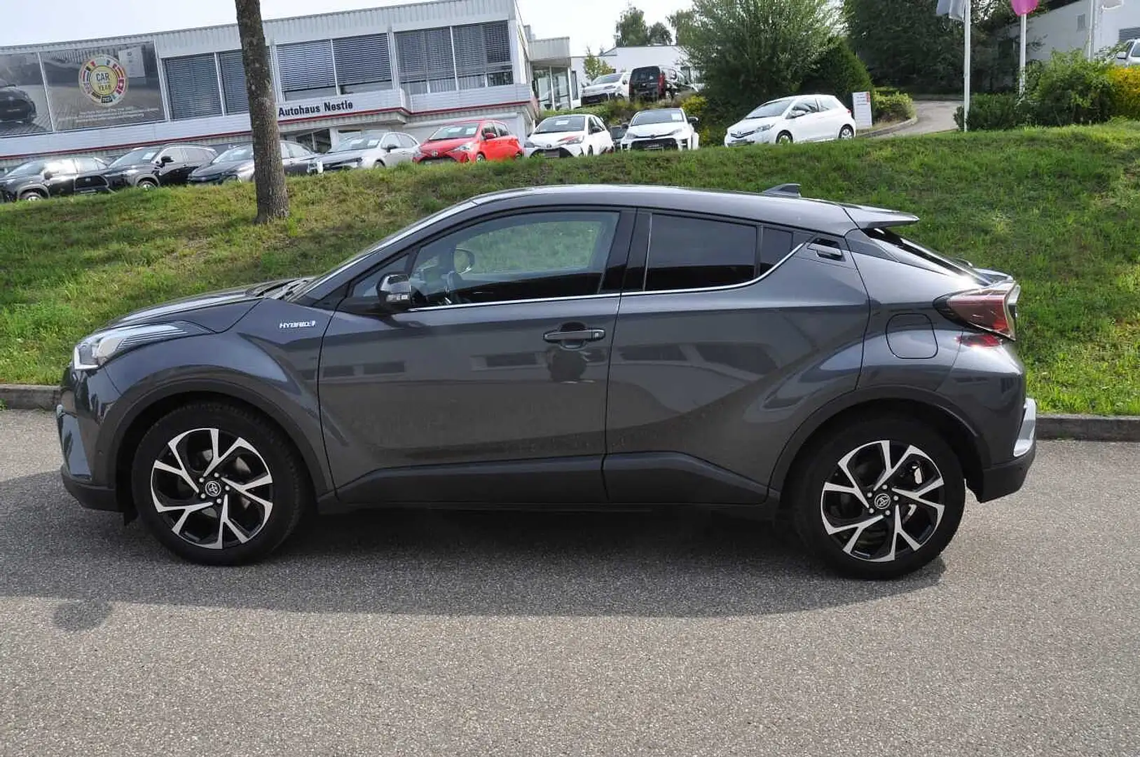 Toyota C-HR Hybrid Club Grau - 2