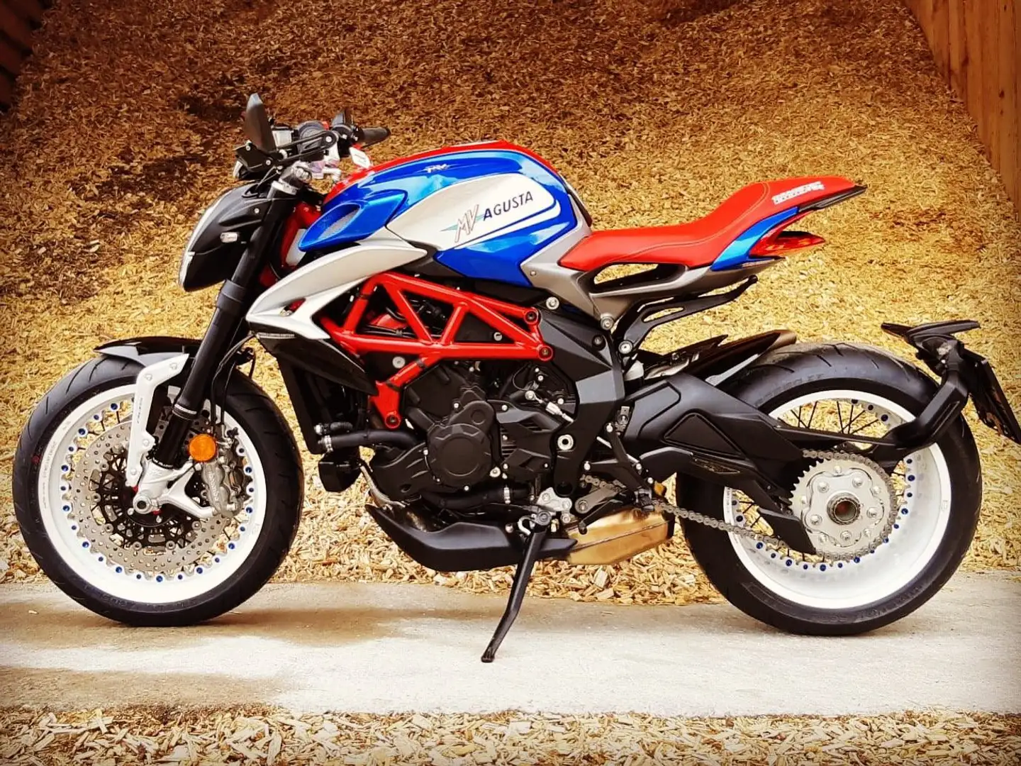 MV Agusta Dragster 800 RR Limited America Edition Modrá - 1