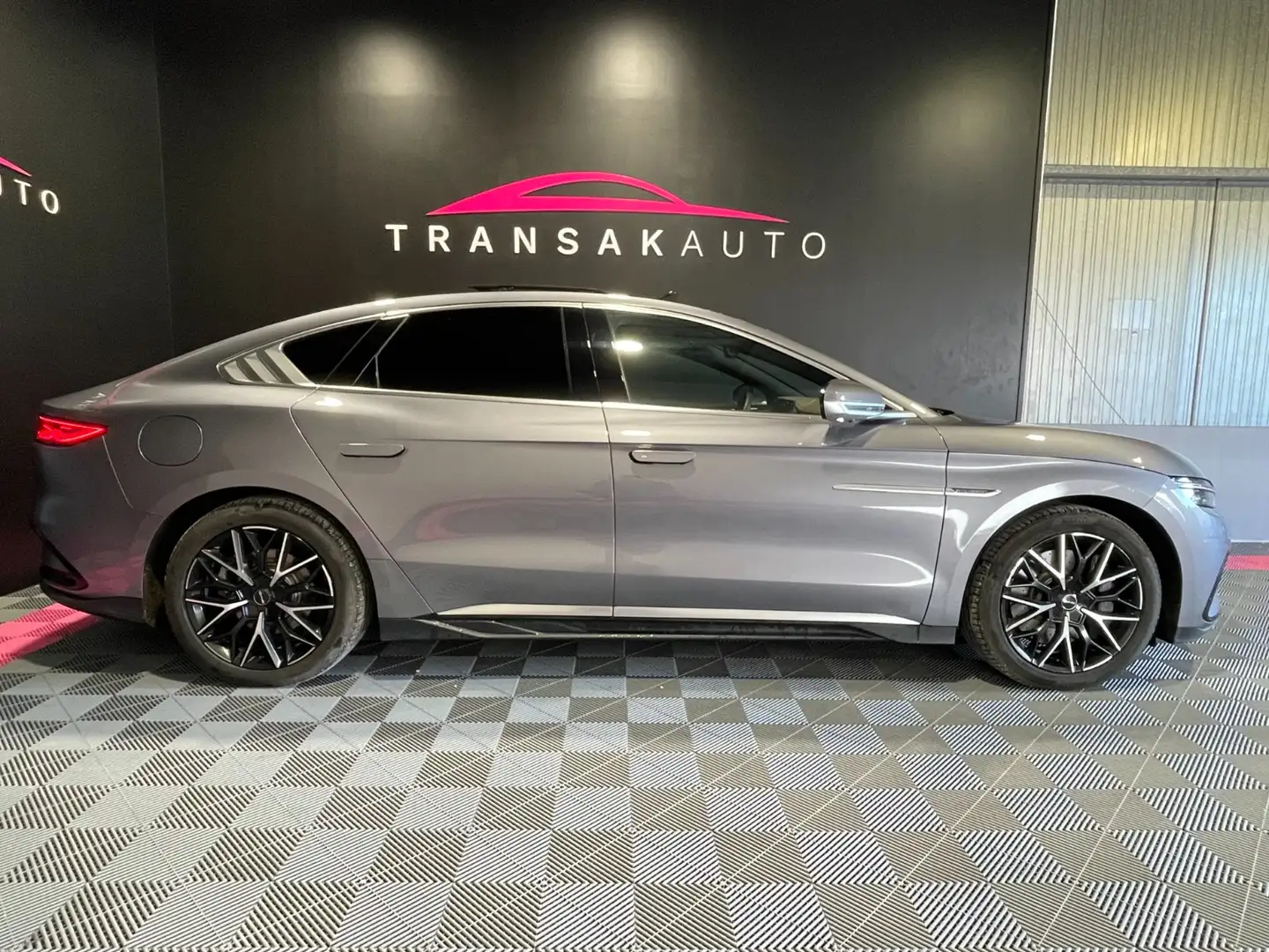 BYD Han Han 85 kWh 517ch Executive Gris - 2