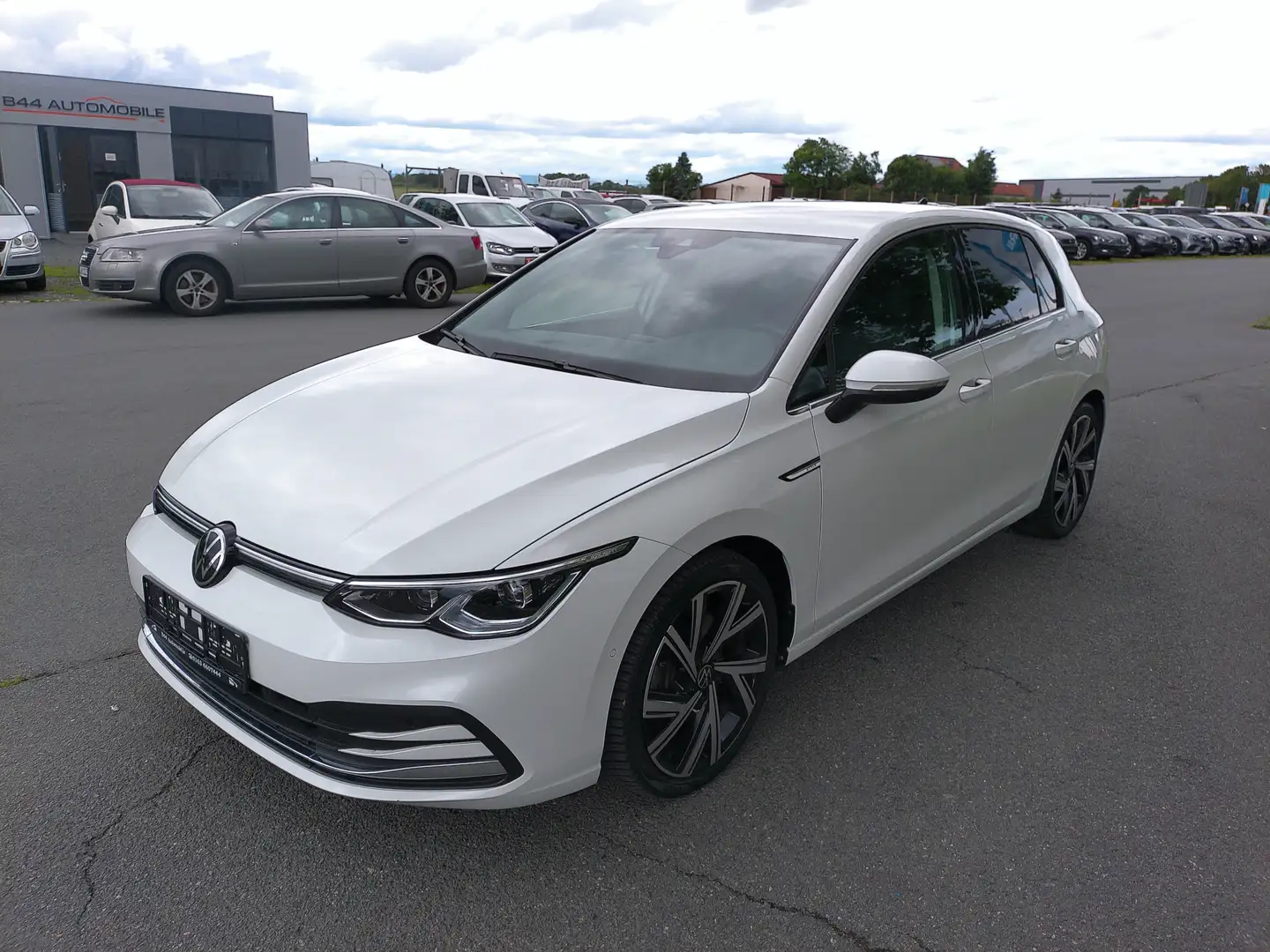 Volkswagen Golf Style*Matrix*Rückfahrkamera*NAVI*CarPlay*AHK* Blanc - 1