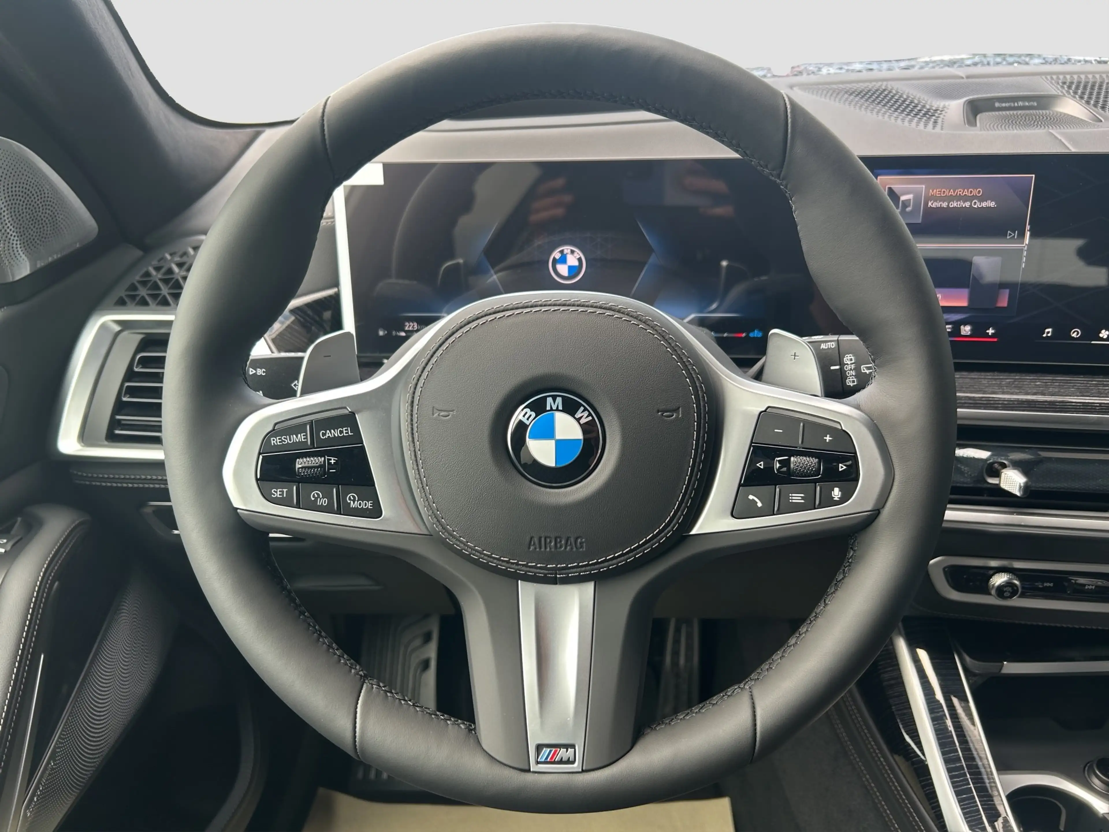 BMW X7 xDrive 40d M-Sport ACC AHK B&W StHzg SkyLounge — photo 13