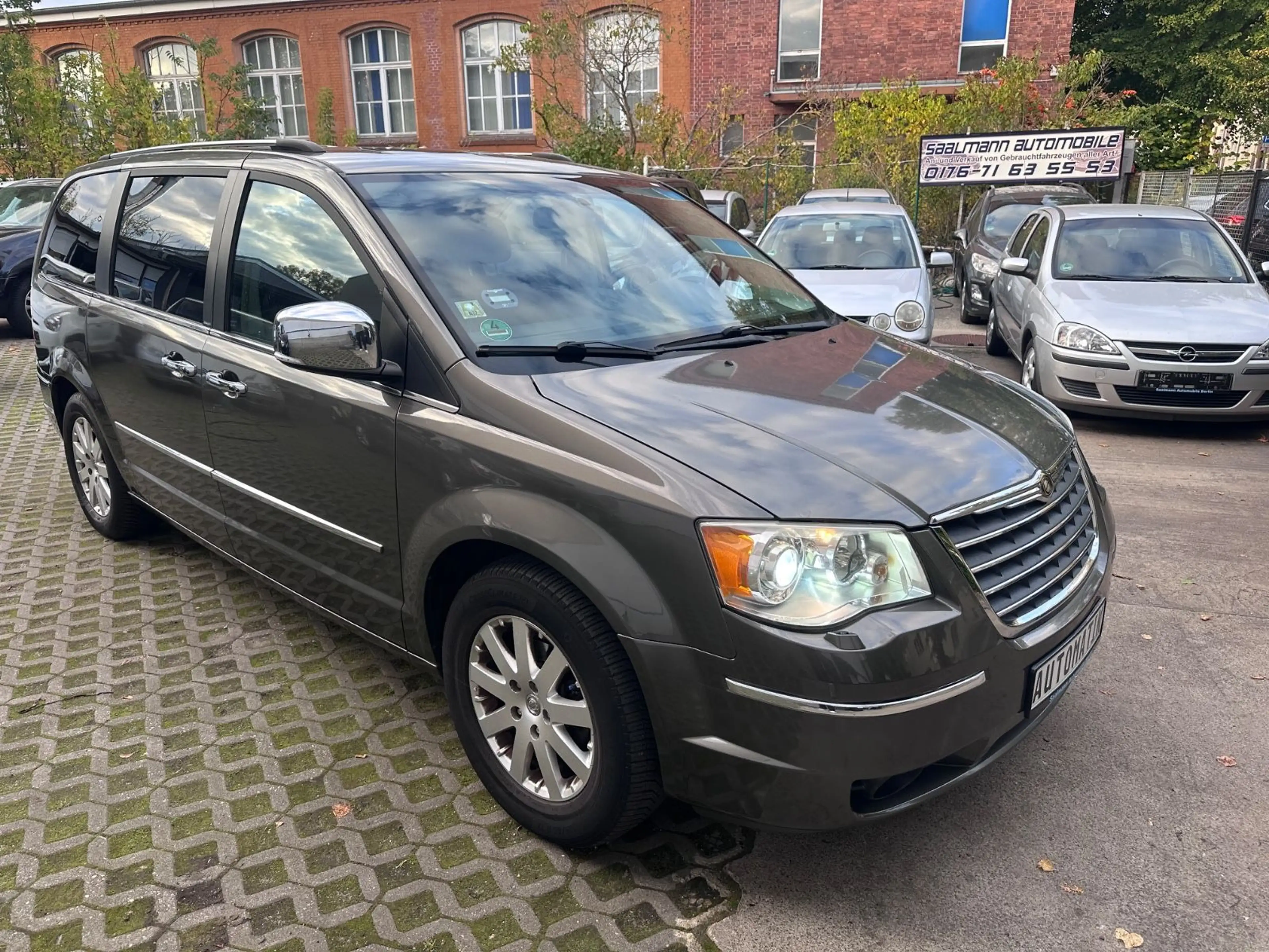 Chrysler Grand Voyager Limited*Navi*AHK*7 Sitzer*