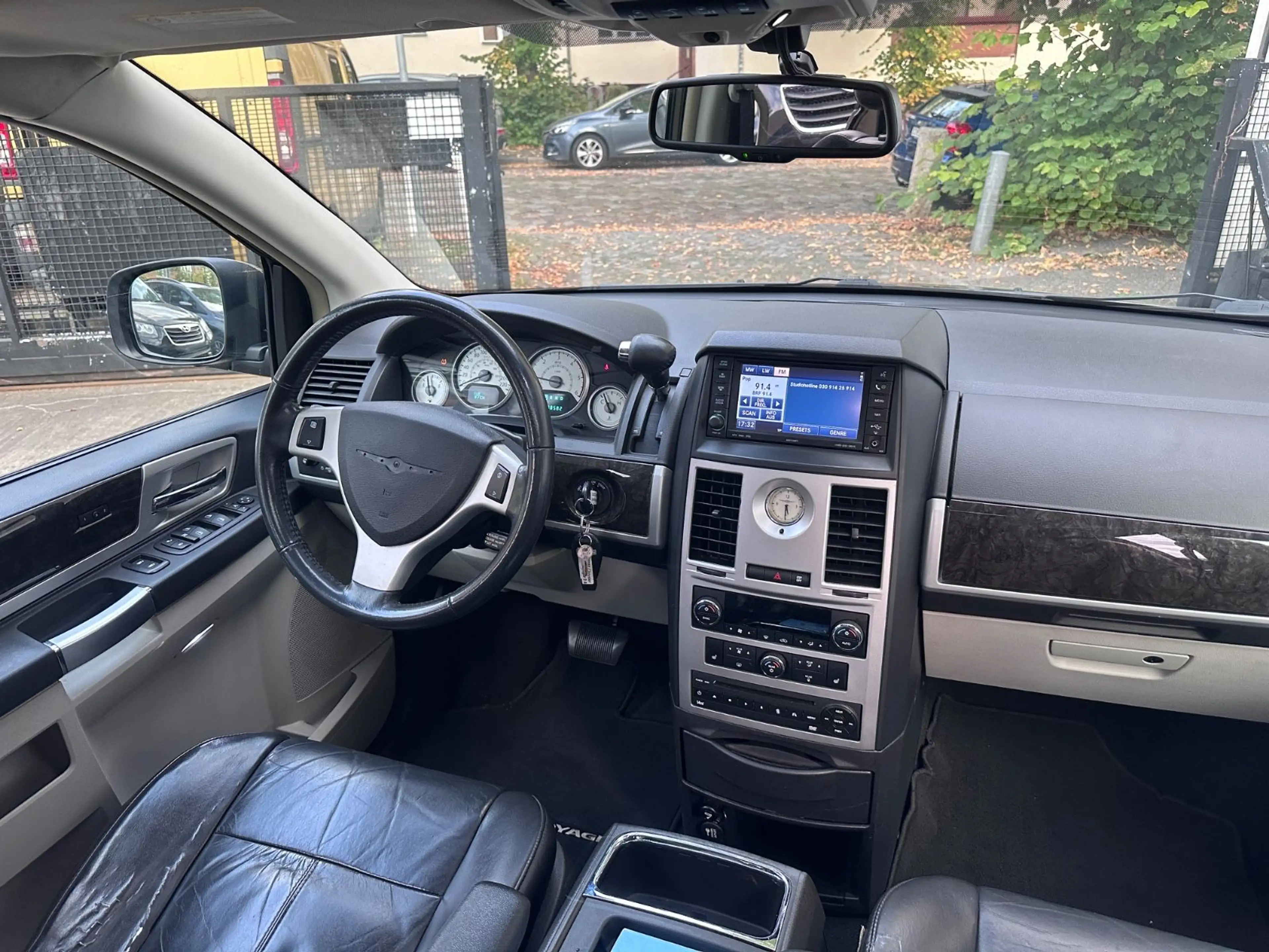 Chrysler Grand Voyager Limited*Navi*AHK*7 Sitzer* — photo 15