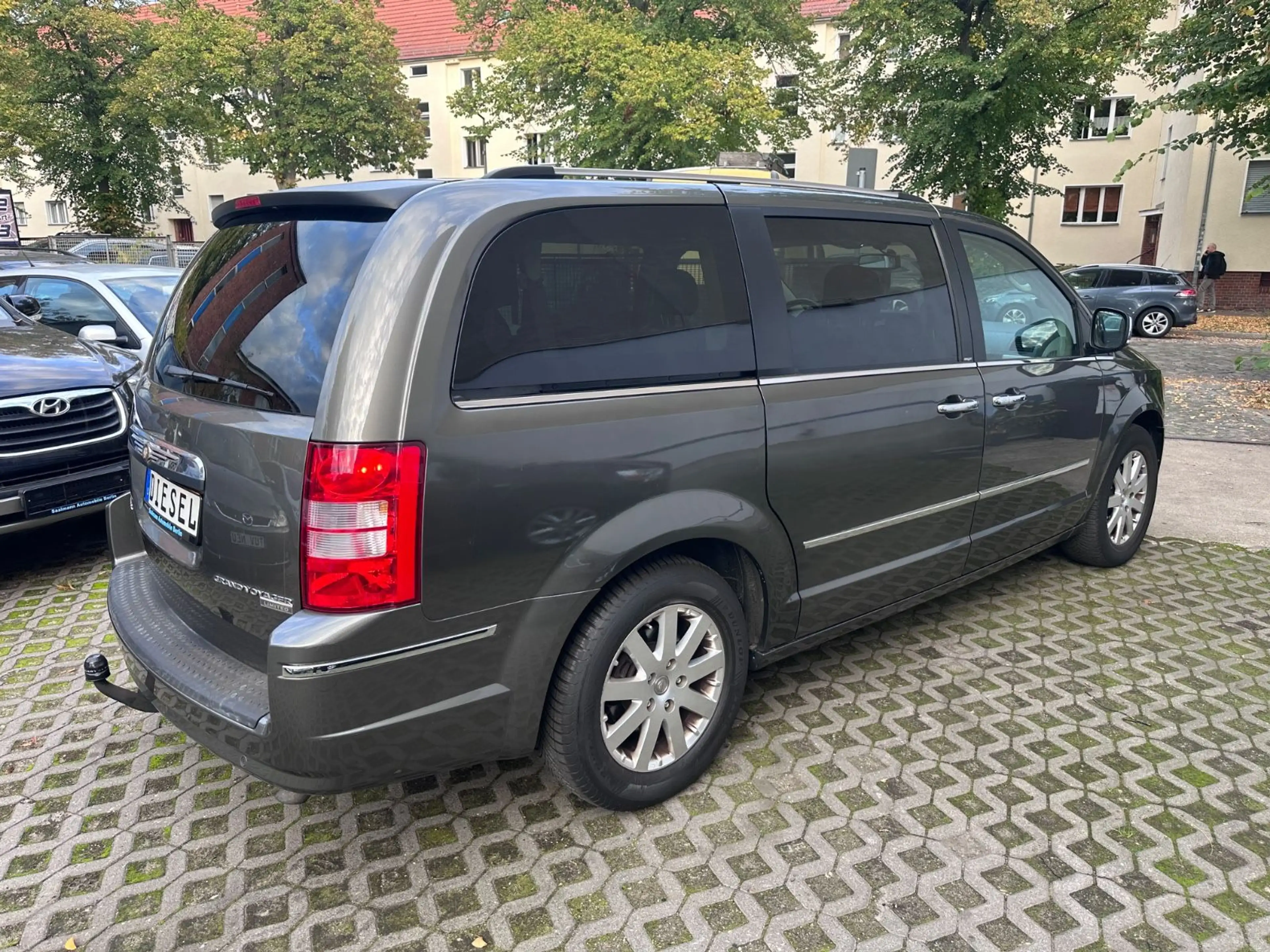 Chrysler Grand Voyager Limited*Navi*AHK*7 Sitzer* — photo 9