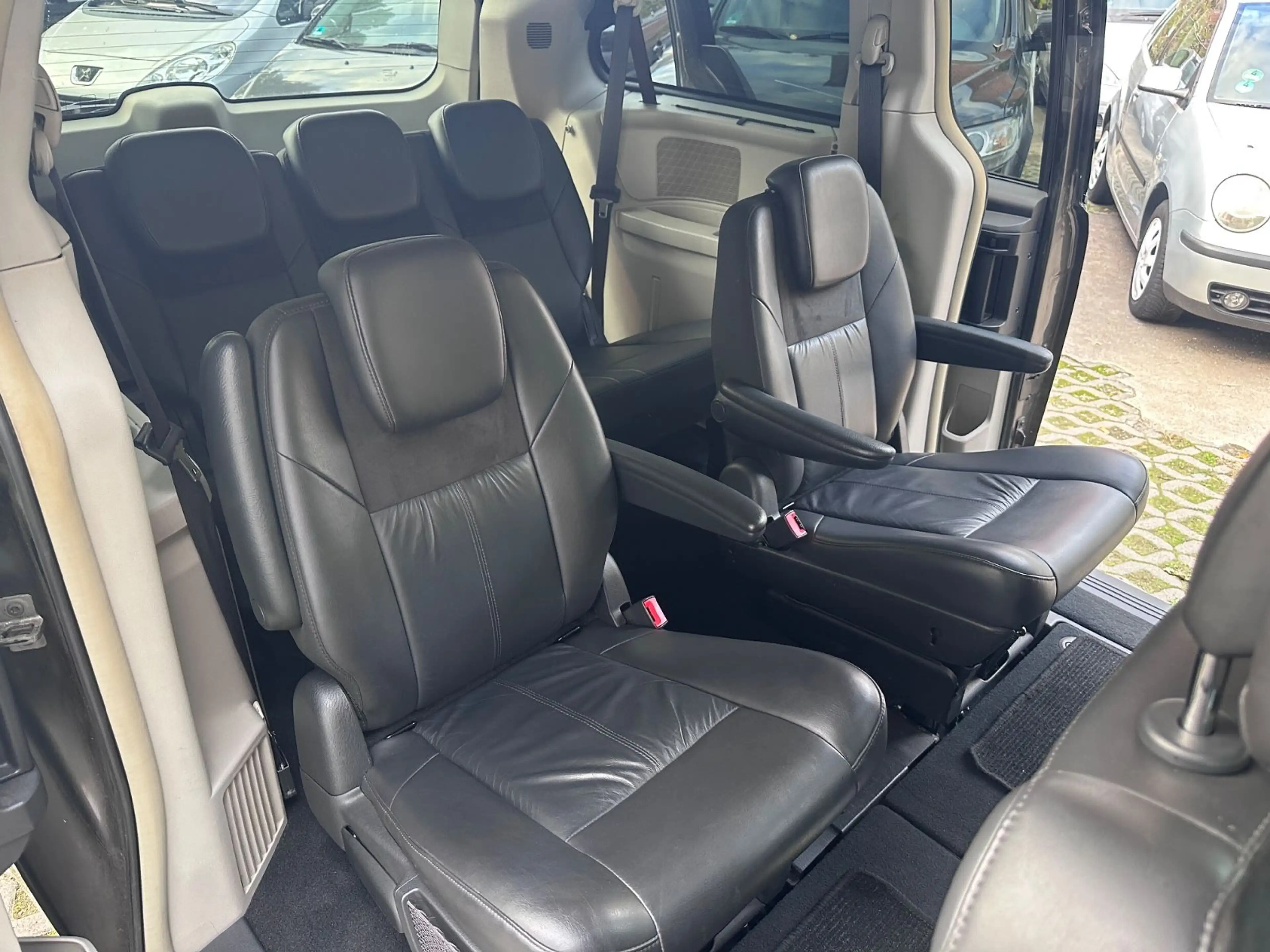 Chrysler Grand Voyager Limited*Navi*AHK*7 Sitzer* — photo 14