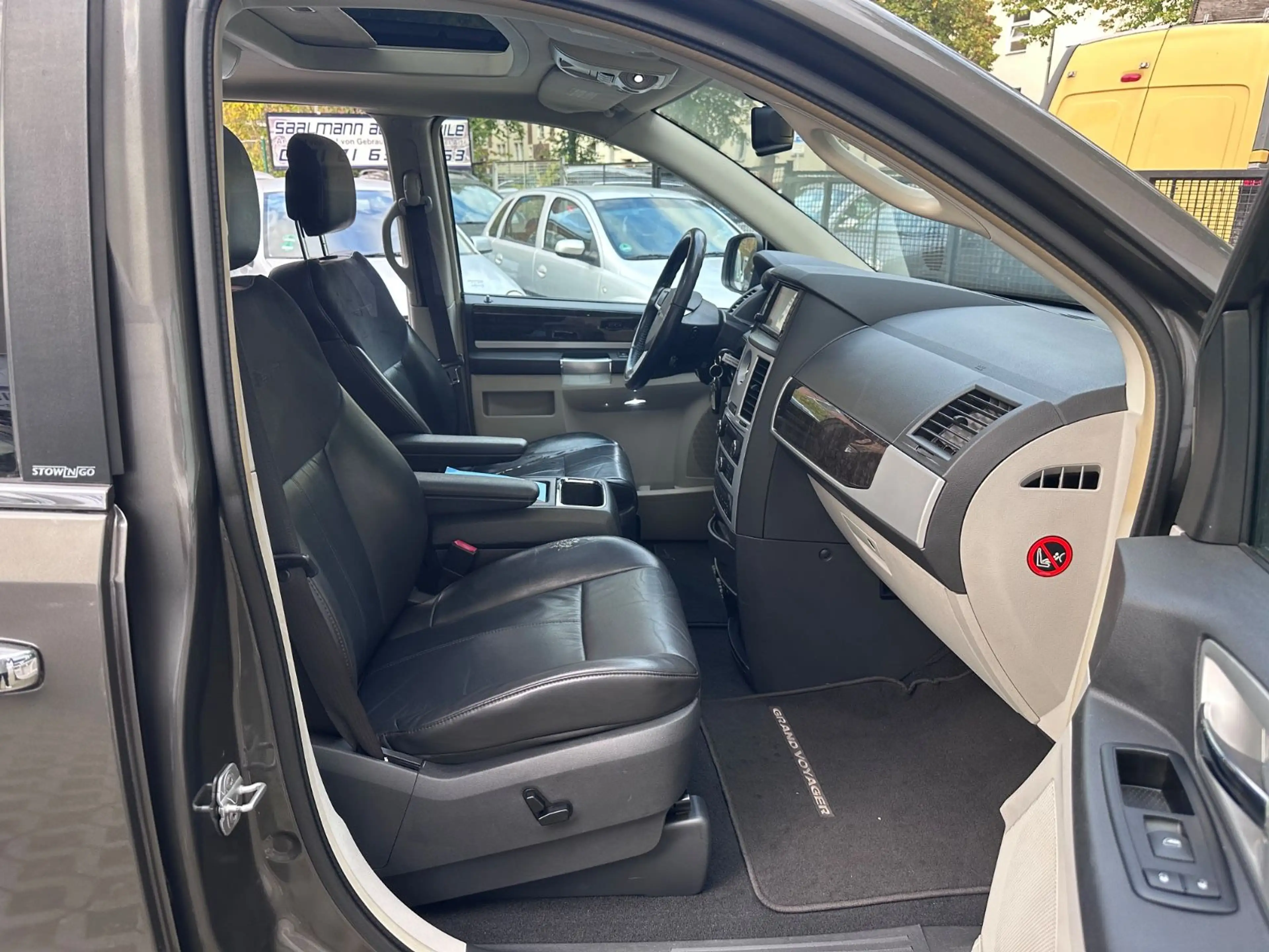 Chrysler Grand Voyager Limited*Navi*AHK*7 Sitzer* — photo 13