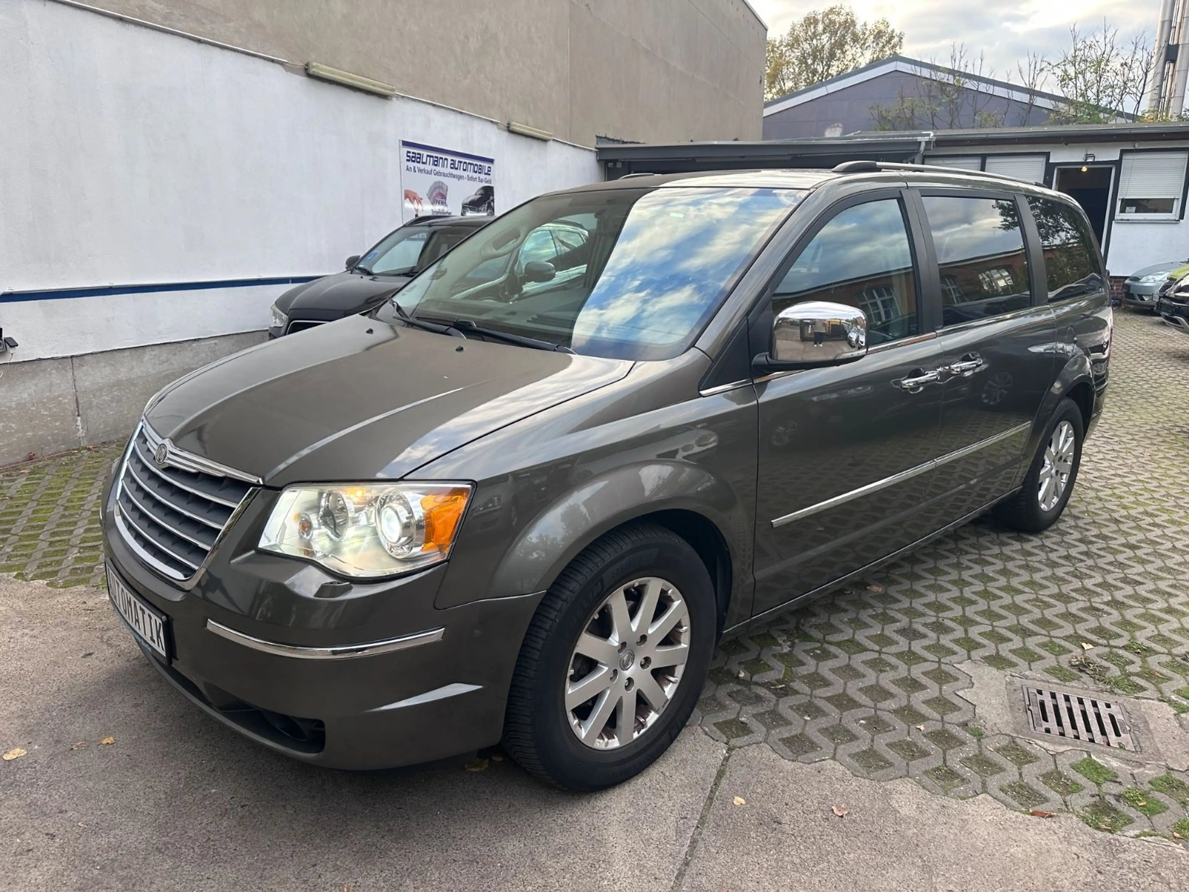 Chrysler Grand Voyager Limited*Navi*AHK*7 Sitzer* — photo 3