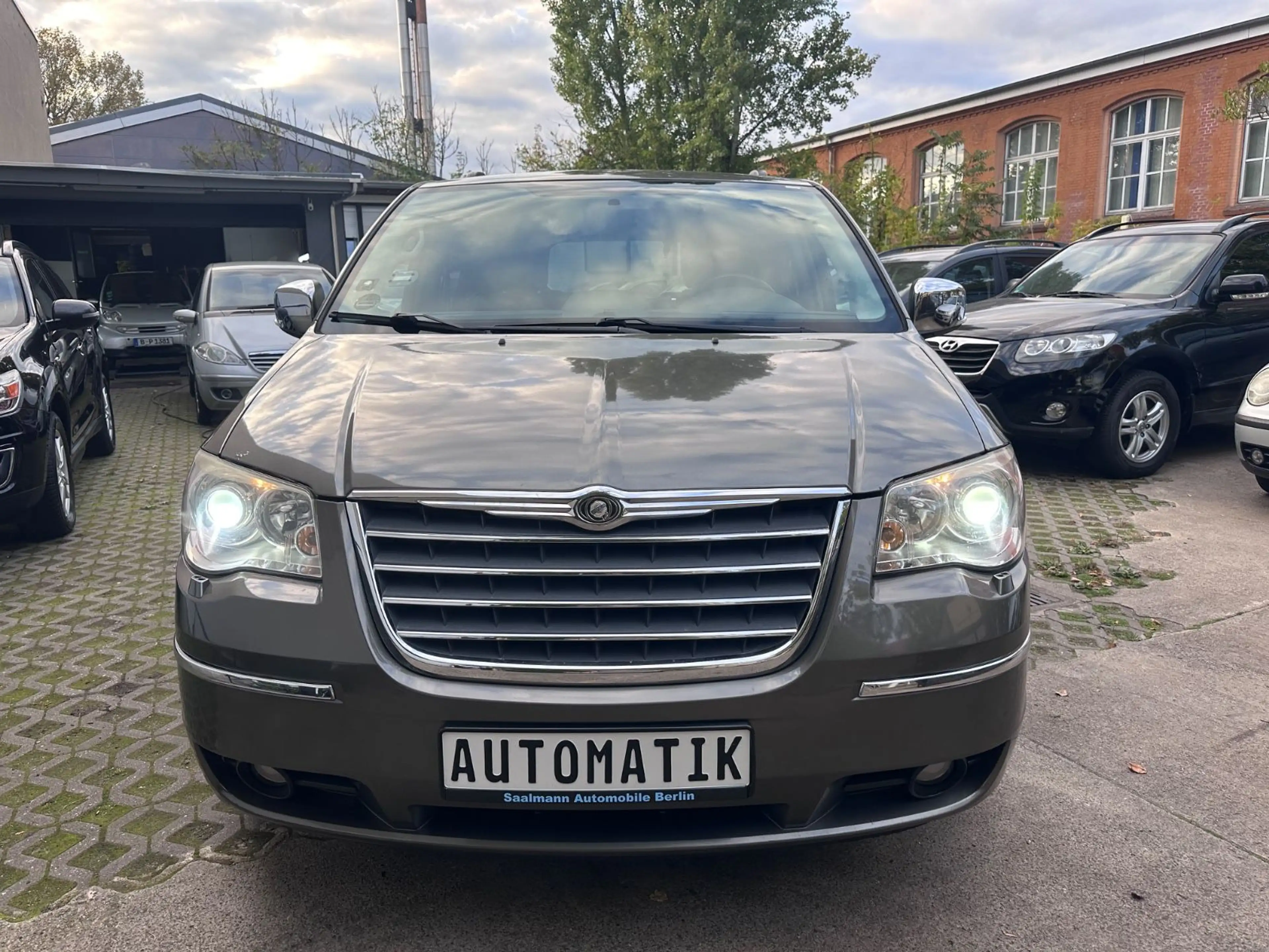 Chrysler Grand Voyager Limited*Navi*AHK*7 Sitzer* — photo 2