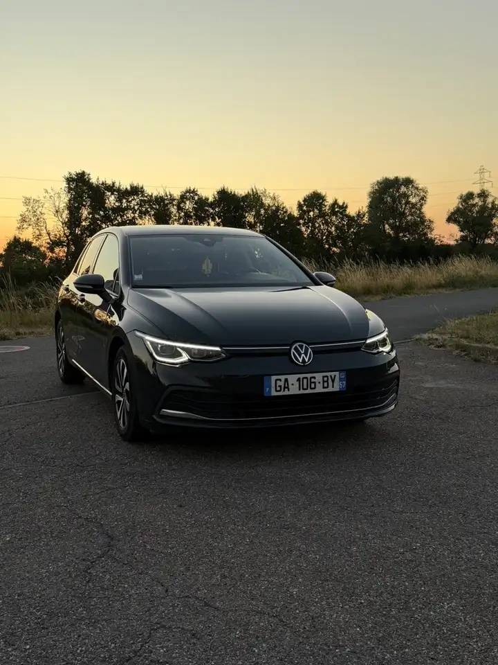 Volkswagen Golf Standard Model