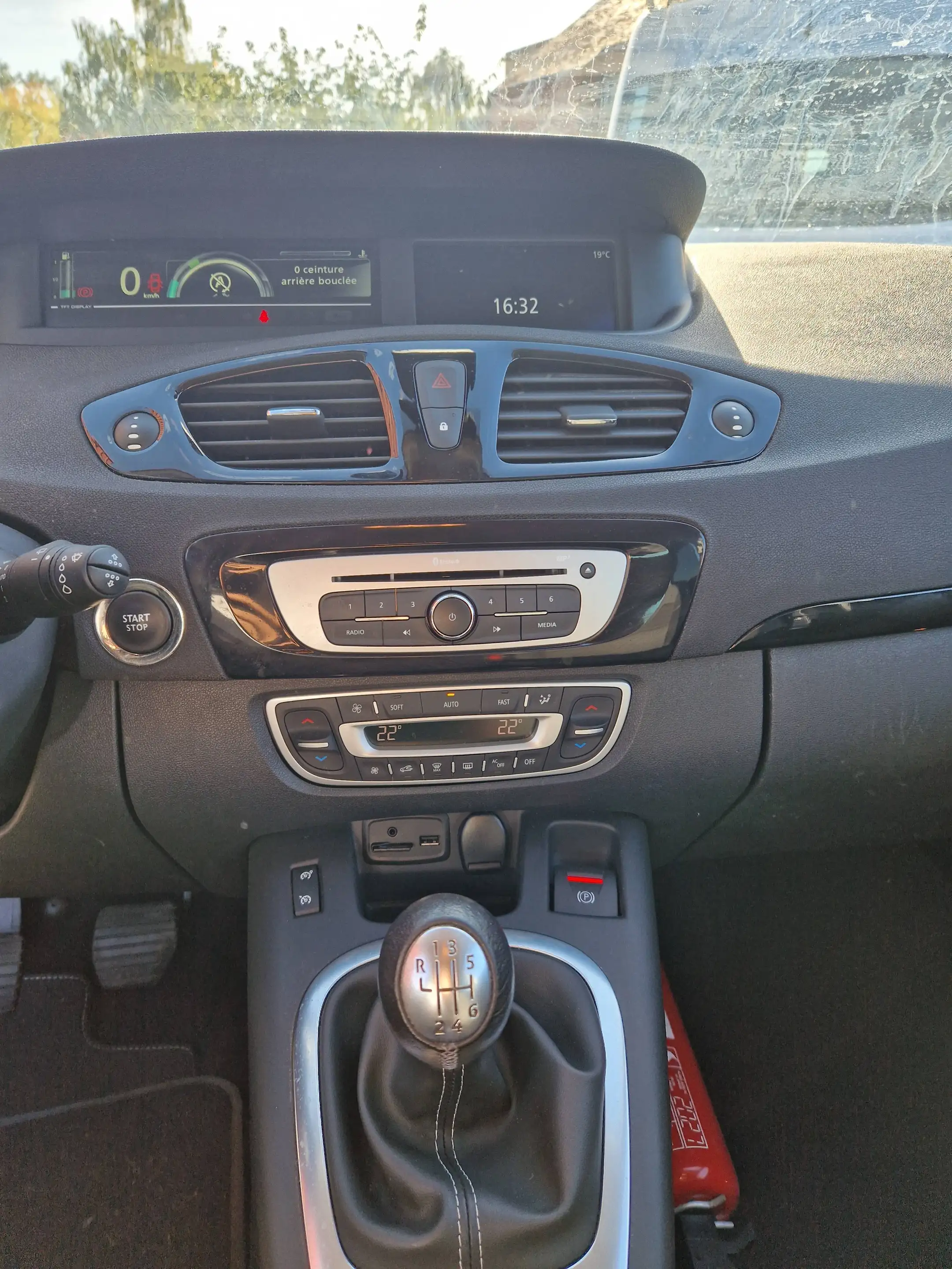 Renault Scenic Scénic XMOD 1.5 dCi Energy Bose Edition — photo 13