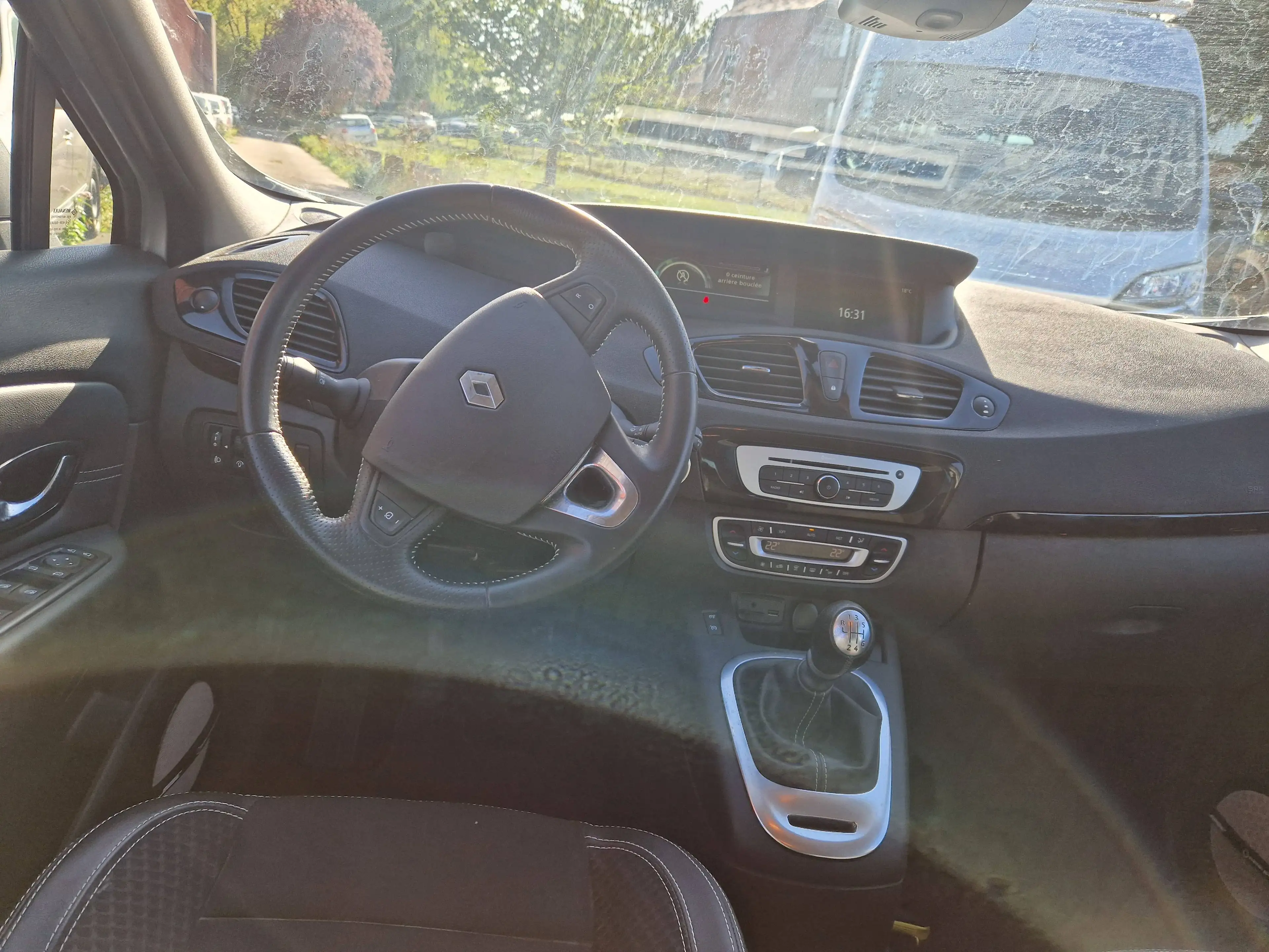 Renault Scenic Scénic XMOD 1.5 dCi Energy Bose Edition — photo 12