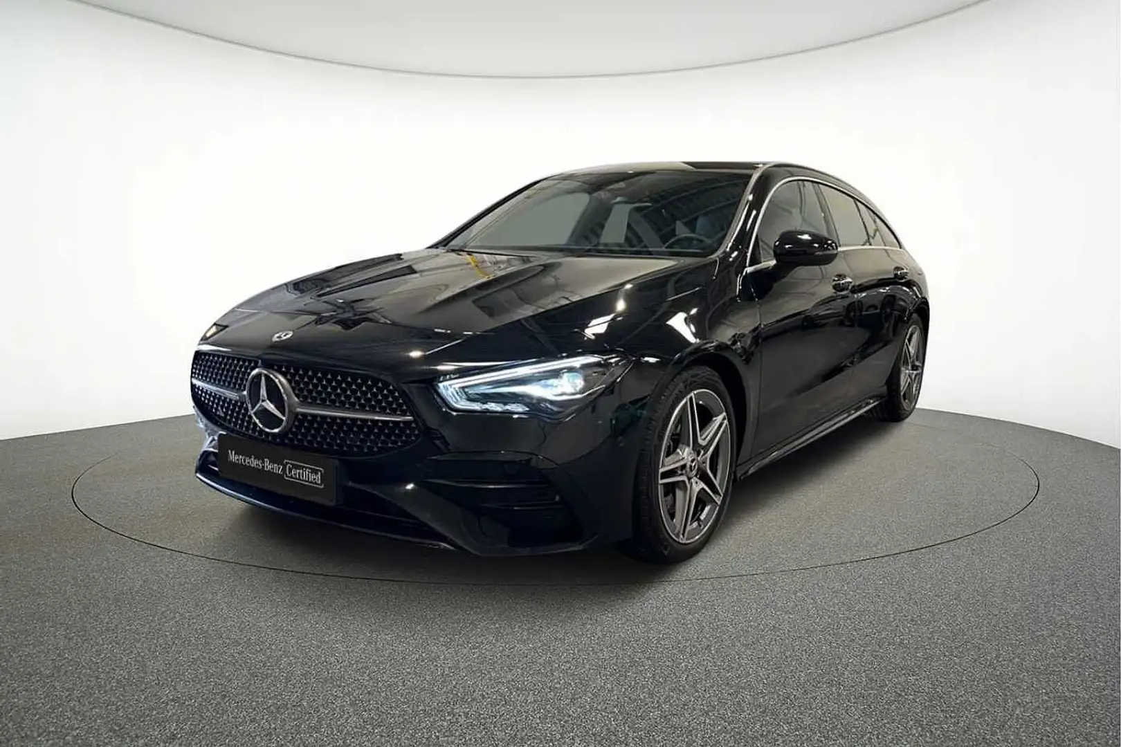 Mercedes-Benz CLA 200 d Shooting Brake AMG Line Zwart - 1