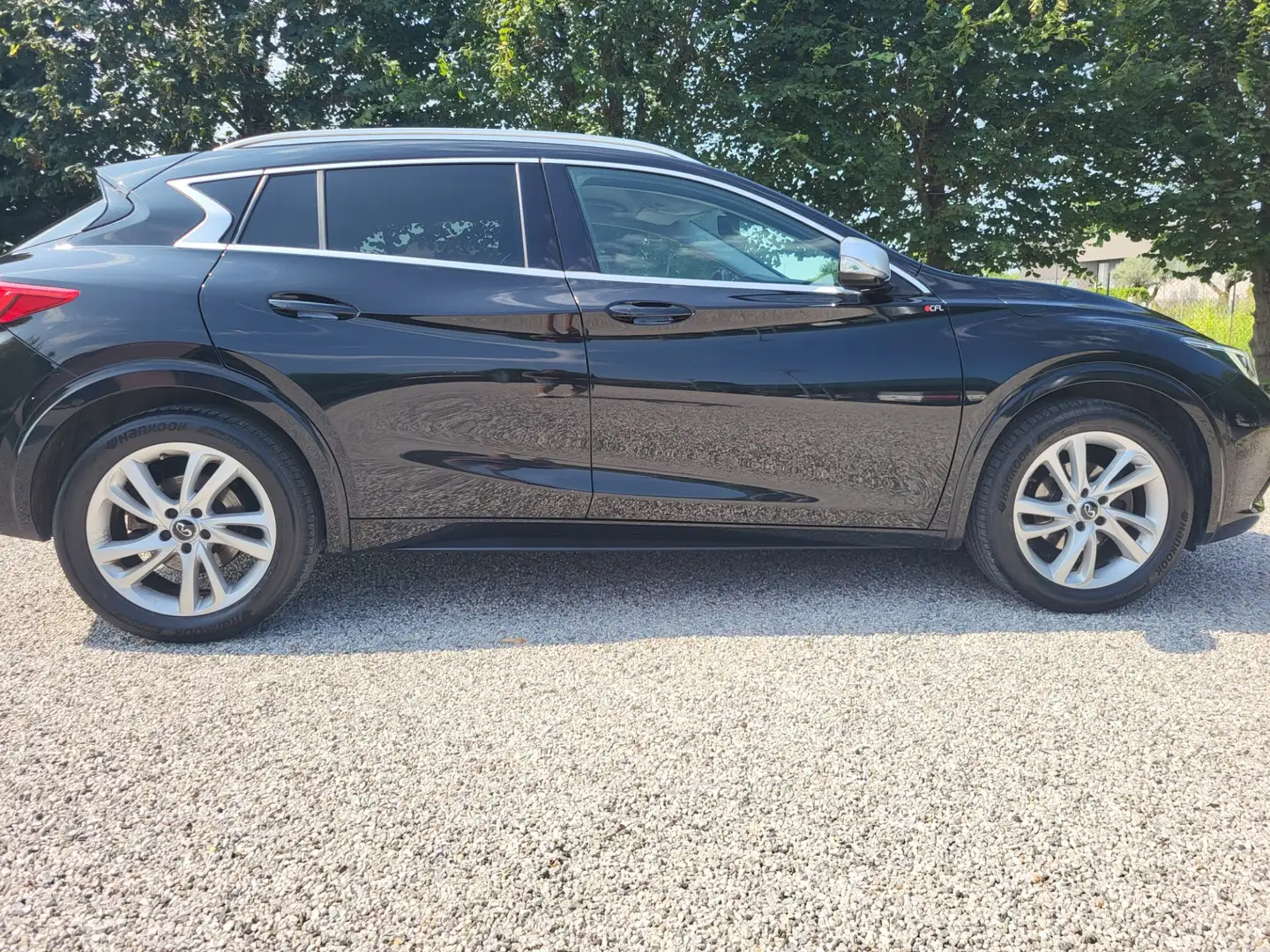 Infiniti Q30 1.5 diesel Premium Tech Чорний - 2