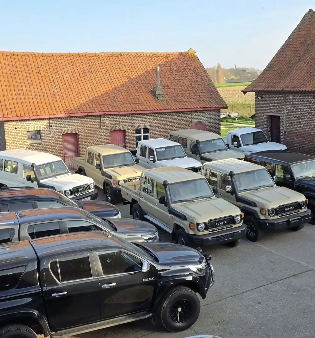 TOYOTA Land Cruiser
