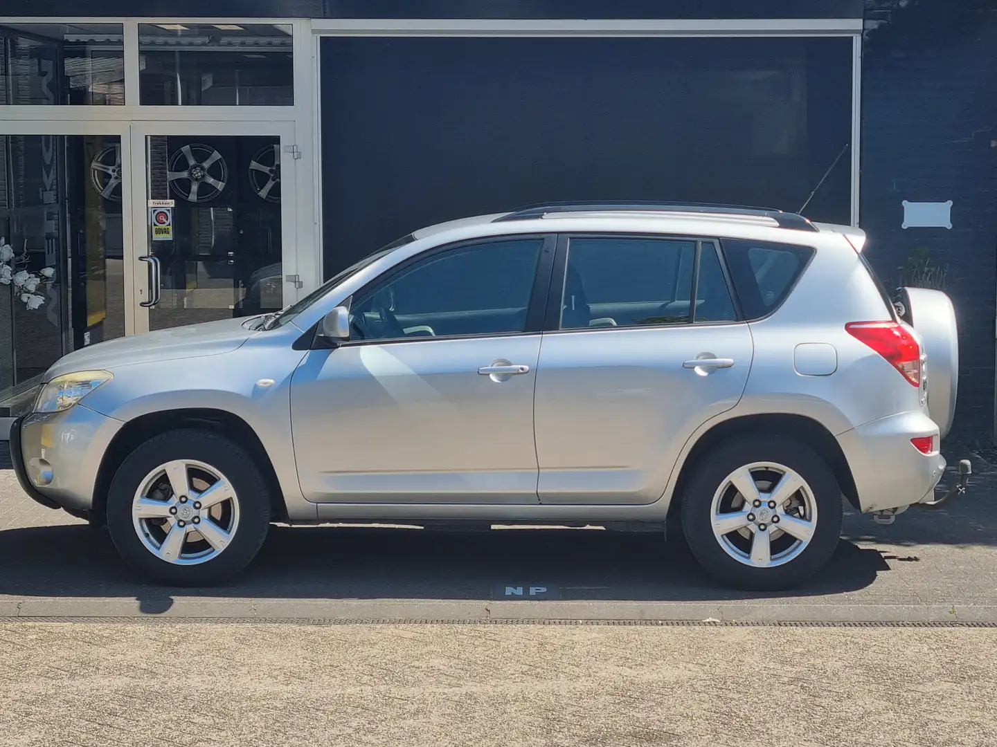 Toyota RAV 4 2.0 VVTi Linea Sol CLIMA / TREKHAAK / CRUISE Grigio - 2
