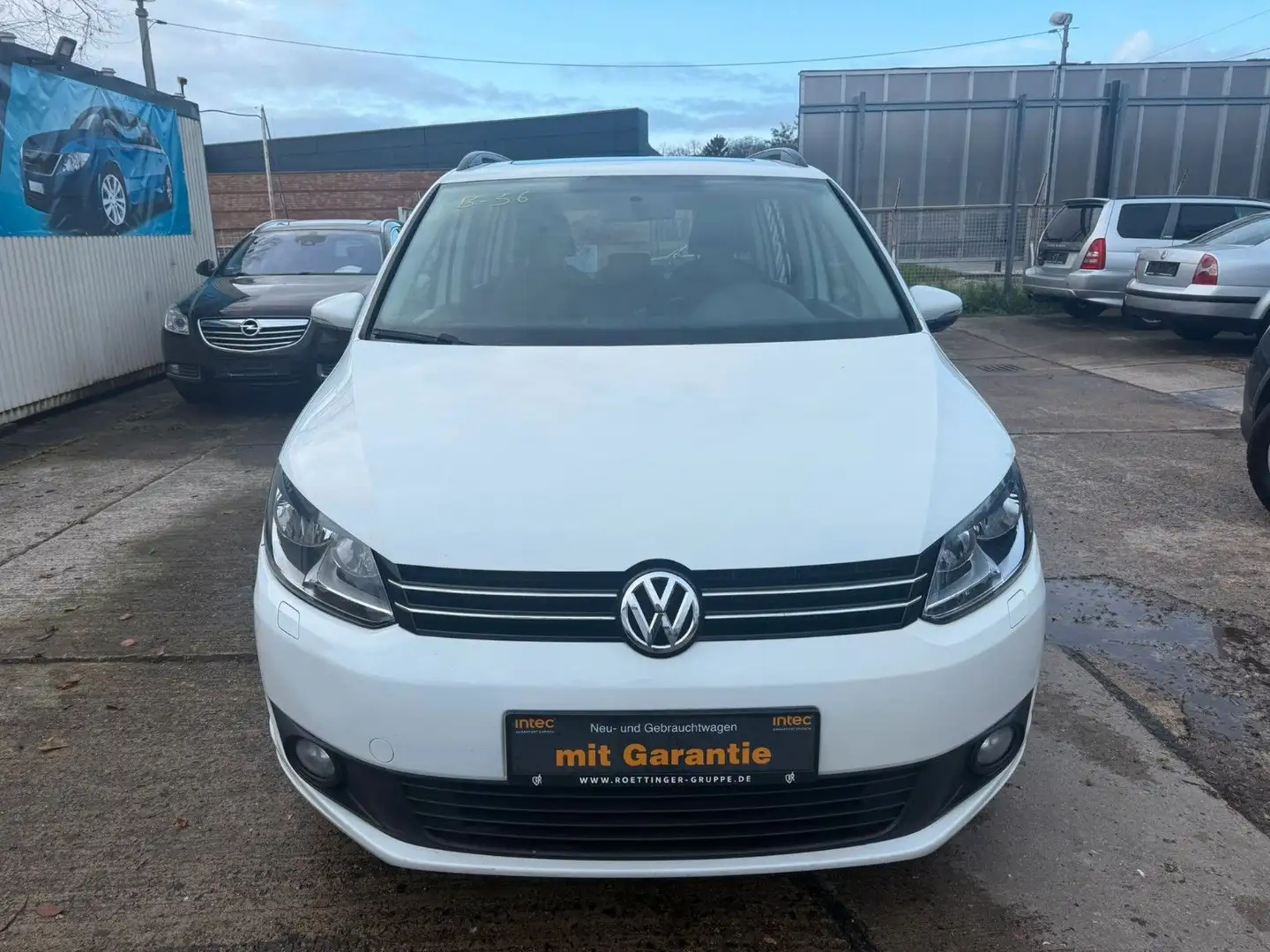 Volkswagen Touran Trendline BMT*AHK*TUV NEU*SHZ*PANORAMA* Weiß - 2