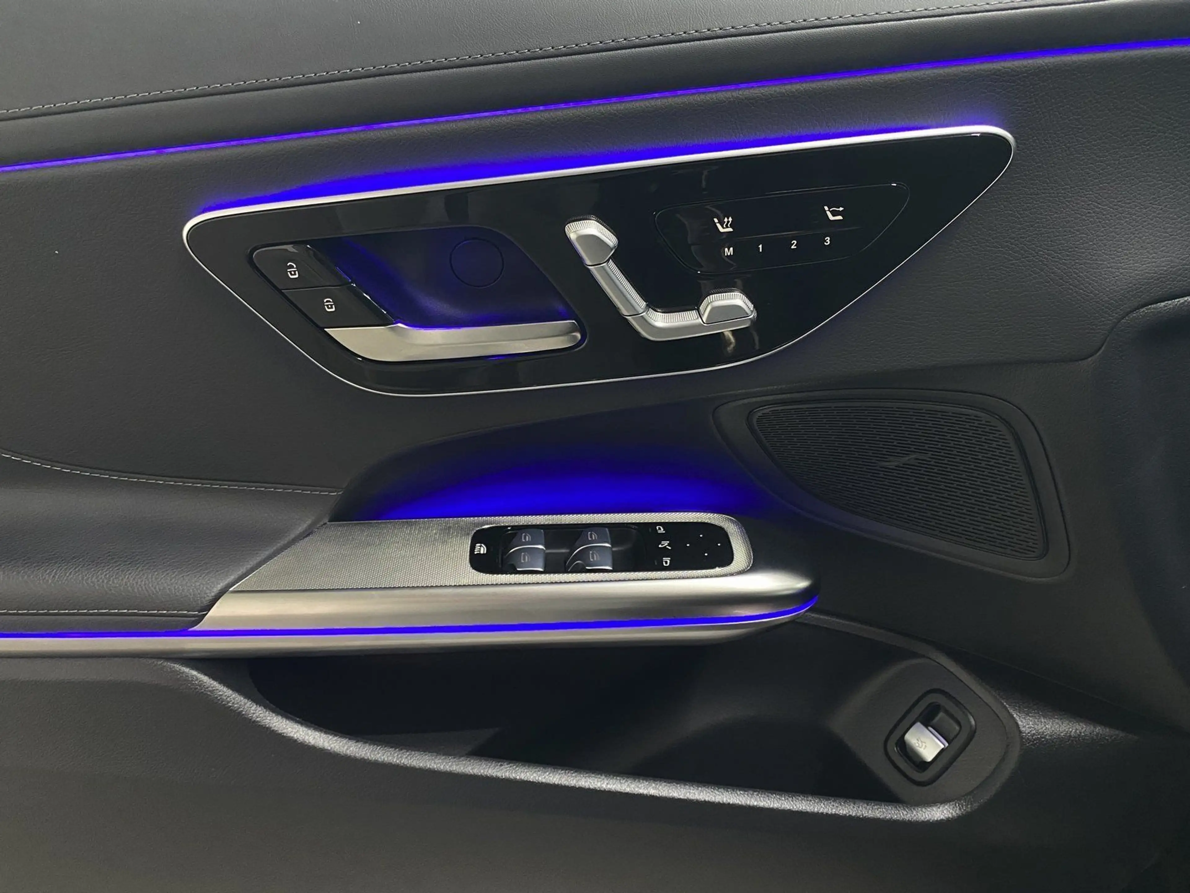 Mercedes-Benz CLE 200 Cabrio AMG+LED+19"+KAMERA+KEYLESS+MEMORY — photo 13