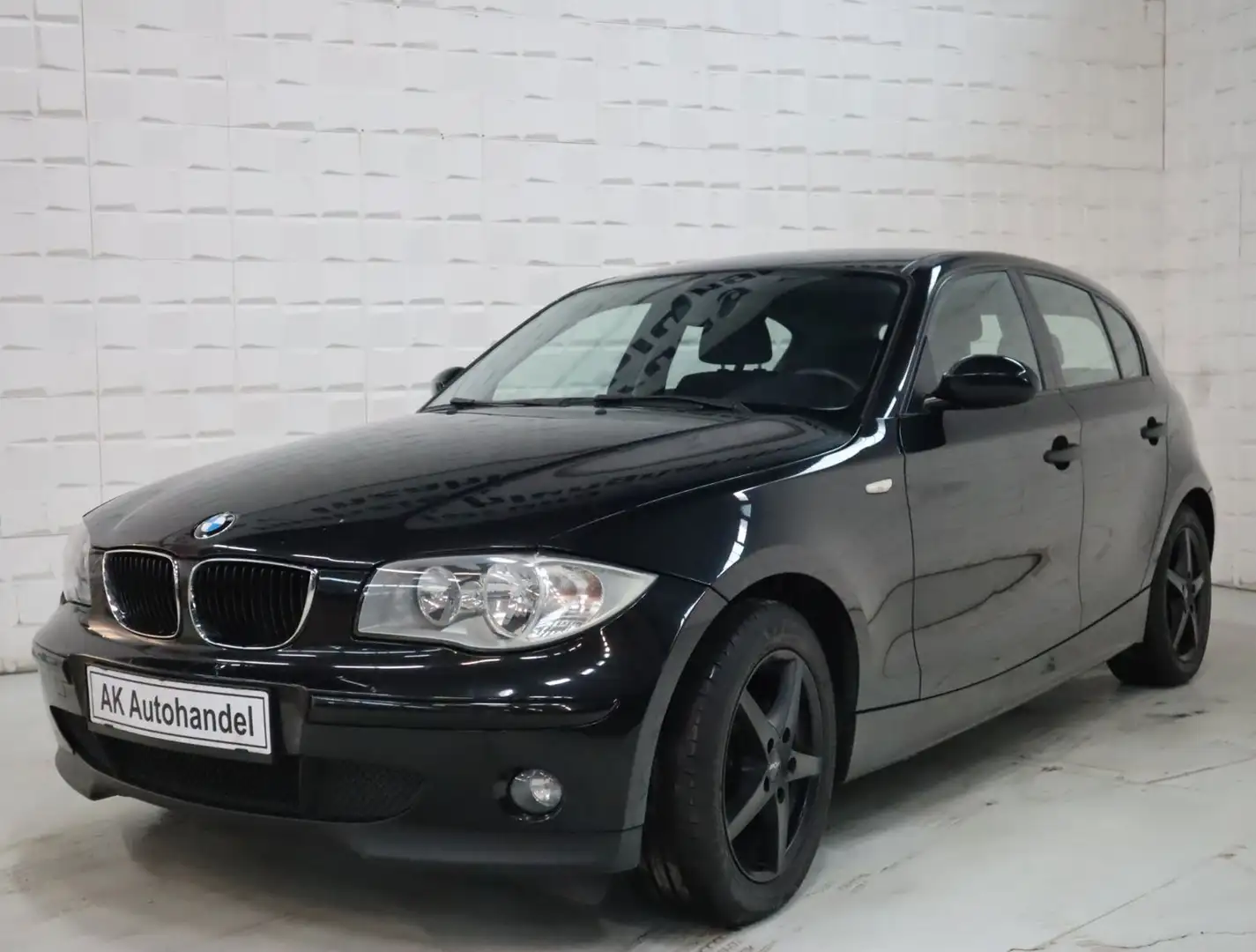BMW 116 i Klimaanlage 8-fach Bereift PDC Schwarz - 1