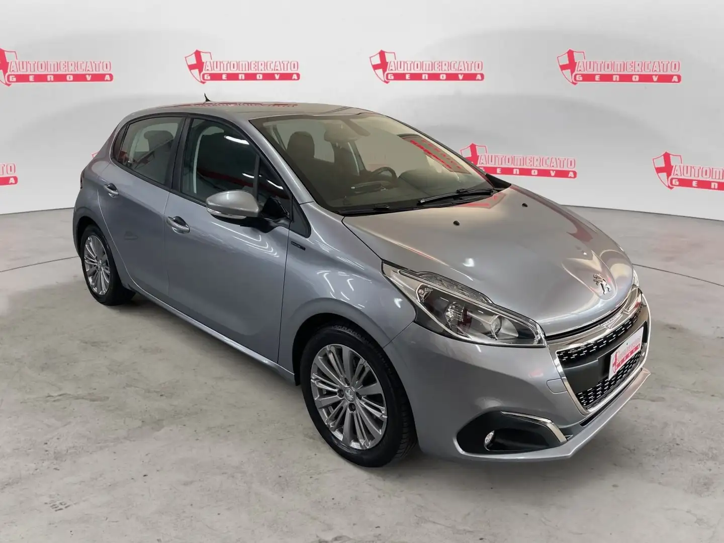 Peugeot 208 PureTech 82 5 porte Allure - 2