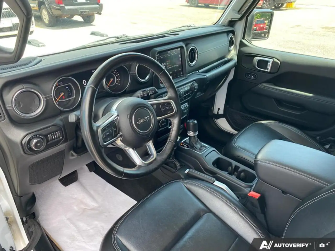 Jeep Wrangler снимка Jeep Wrangler