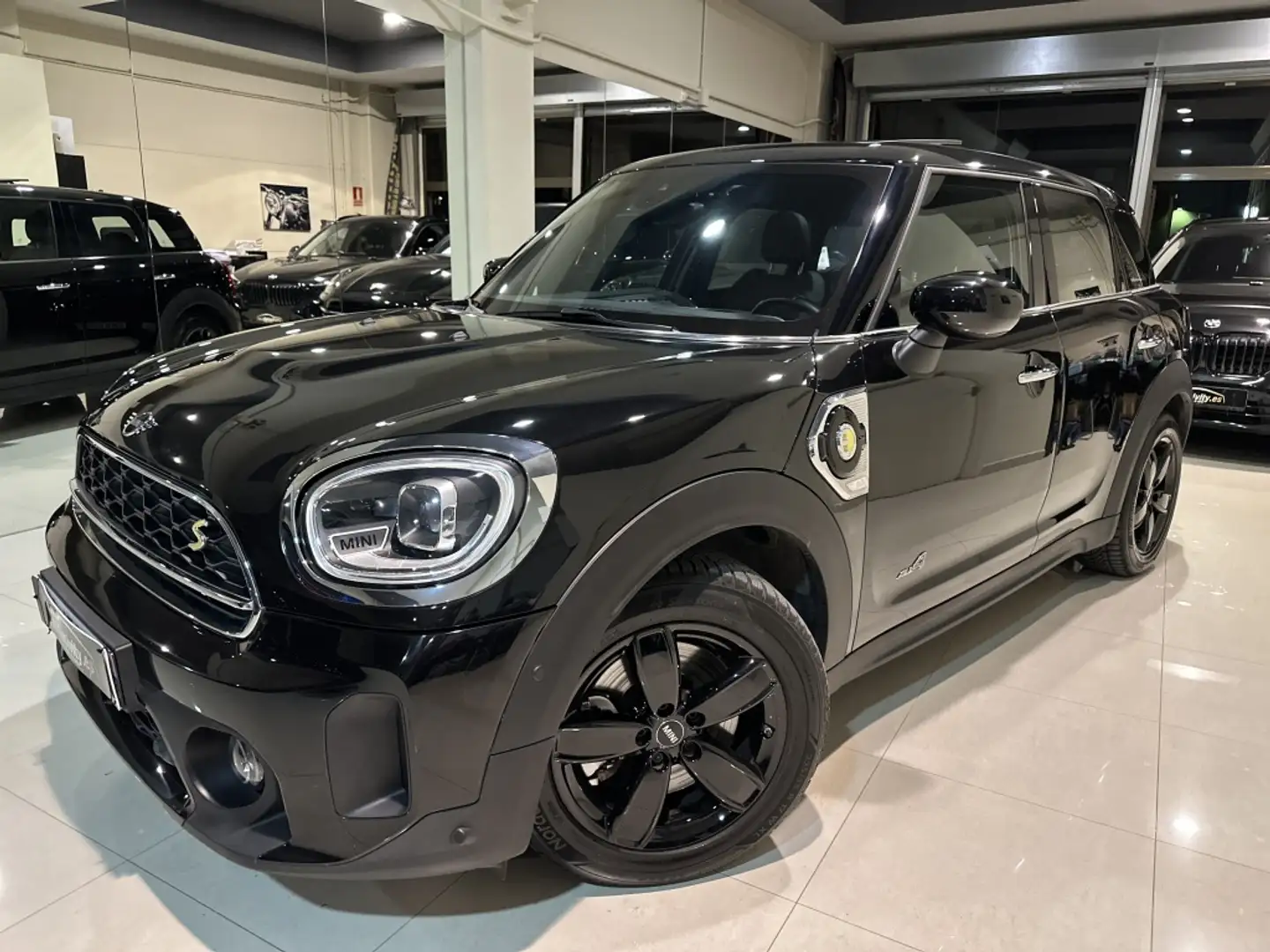 MINI Cooper Countryman SE ALL4 AUT. Negro - 1