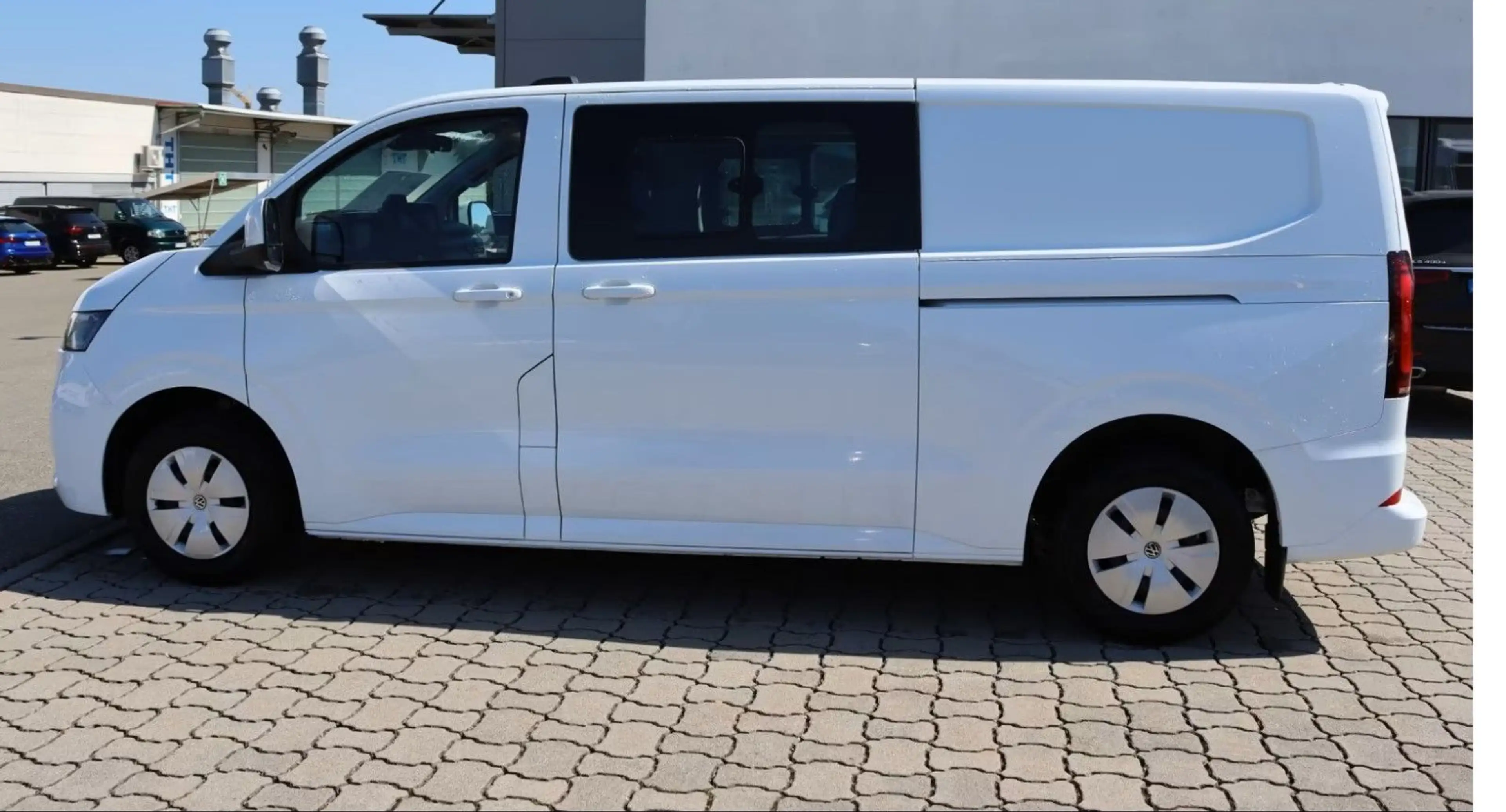 Volkswagen T7 Kombi 6-Sitzer 2xSchiebetüre lang LED Kamera