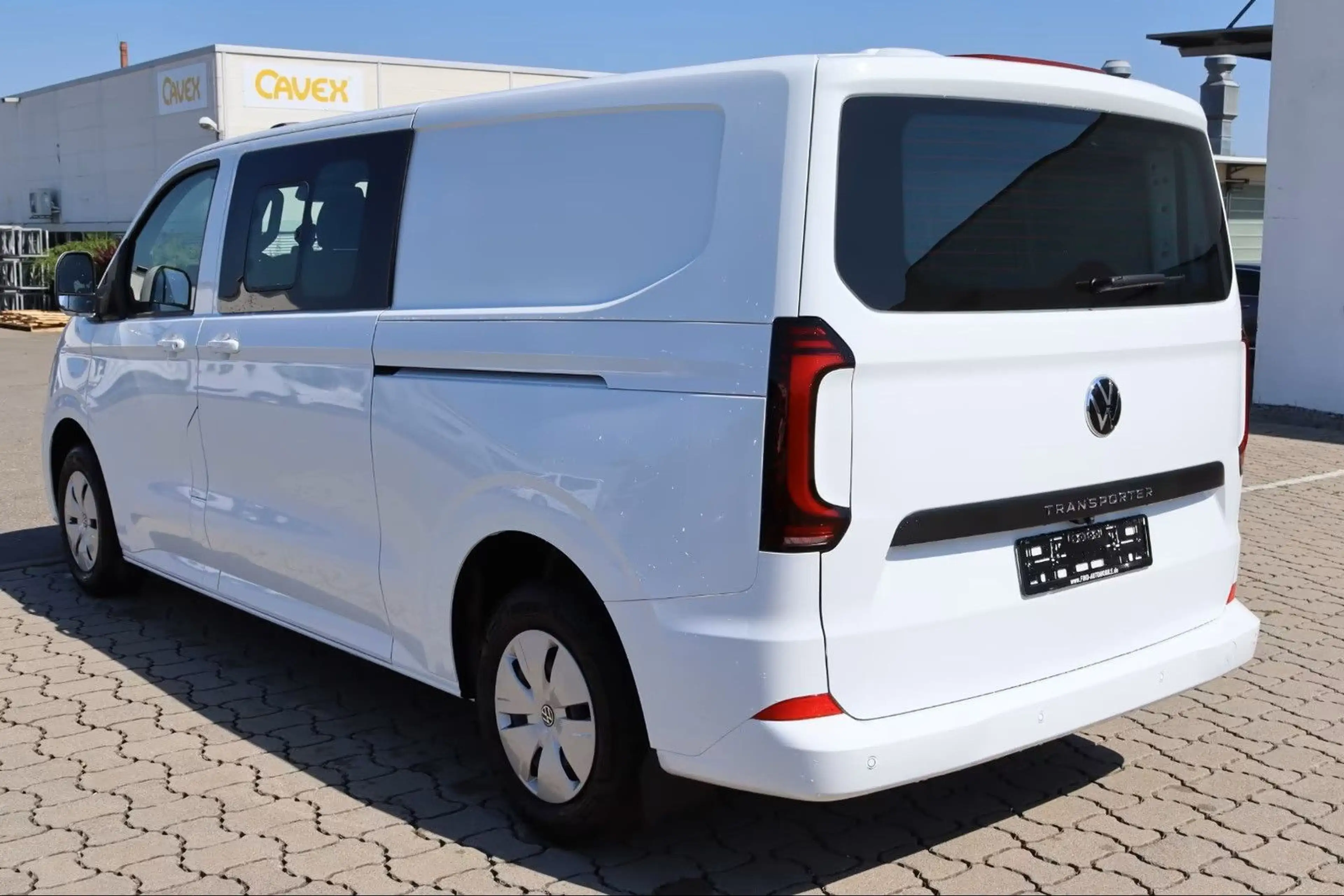 Volkswagen T7 Kombi 6-Sitzer 2xSchiebetüre lang LED Kamera — photo 2